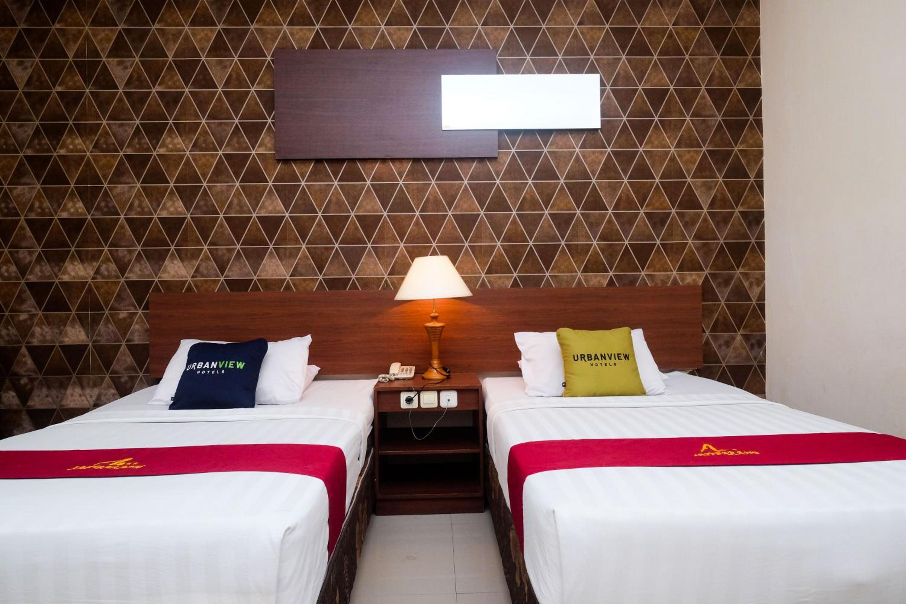 Deluxe Twin Room - Photo 9