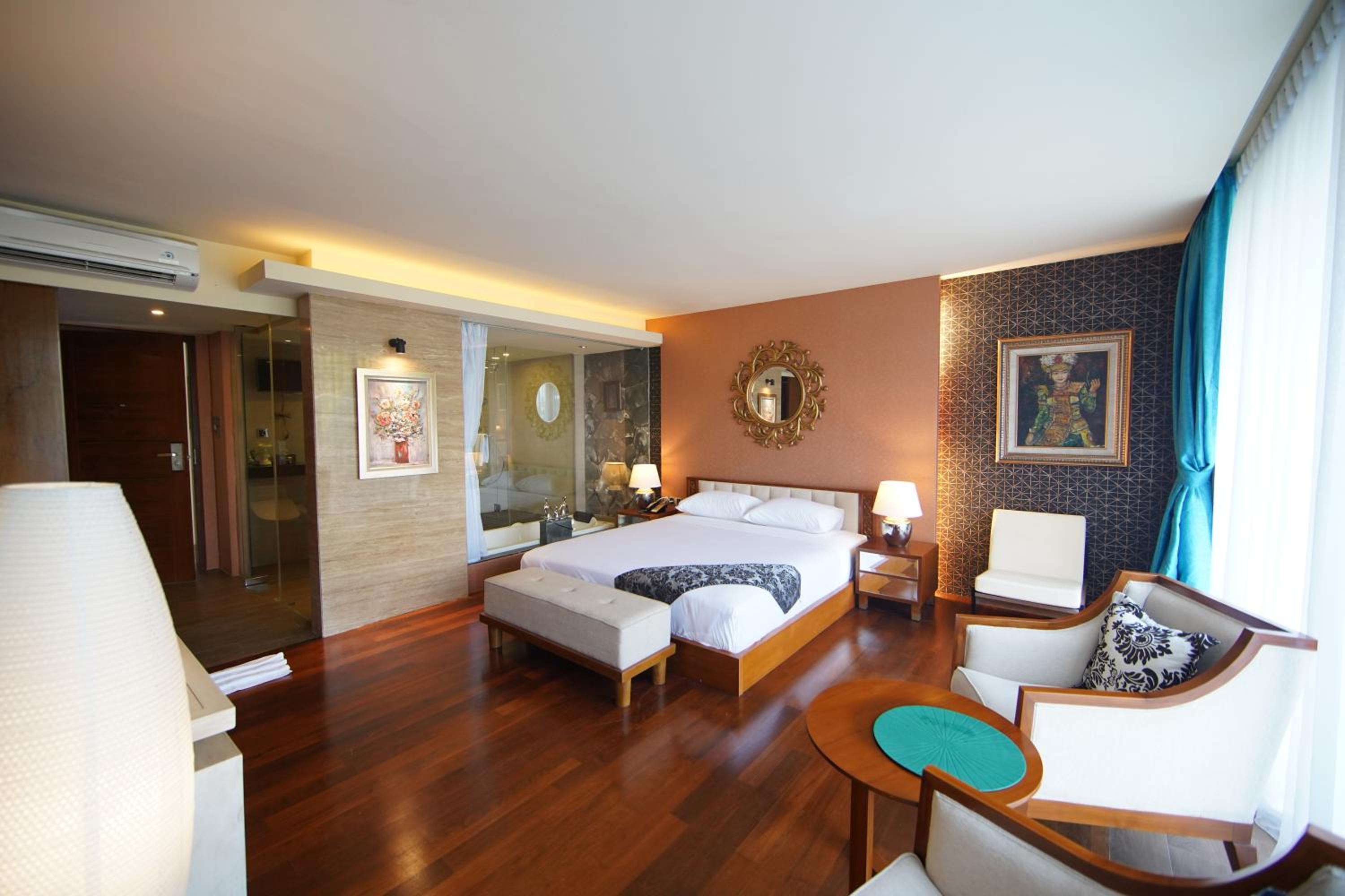 Suite with Pool View