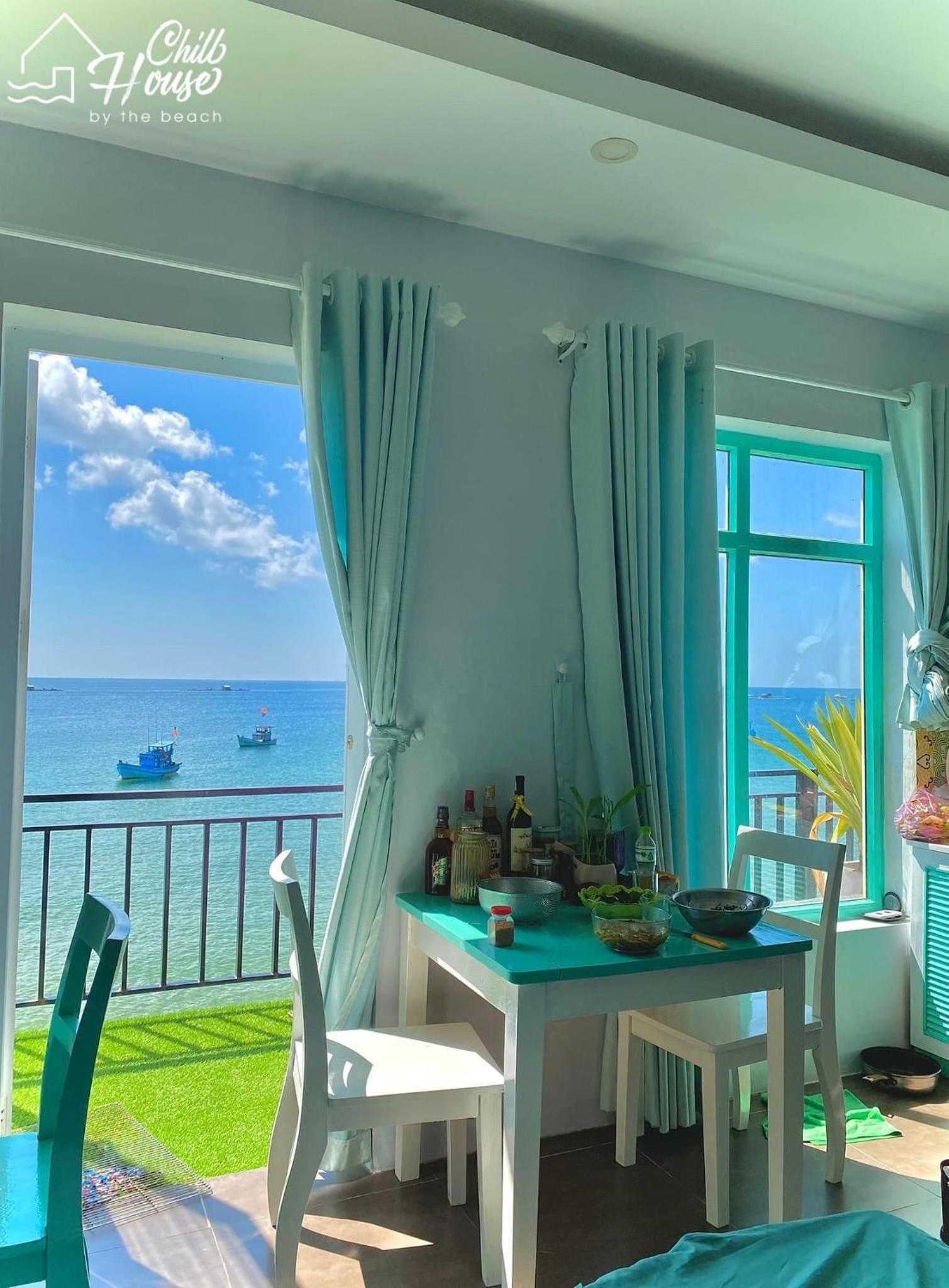 Double Room with Balcony and Sea View - Photo 12
