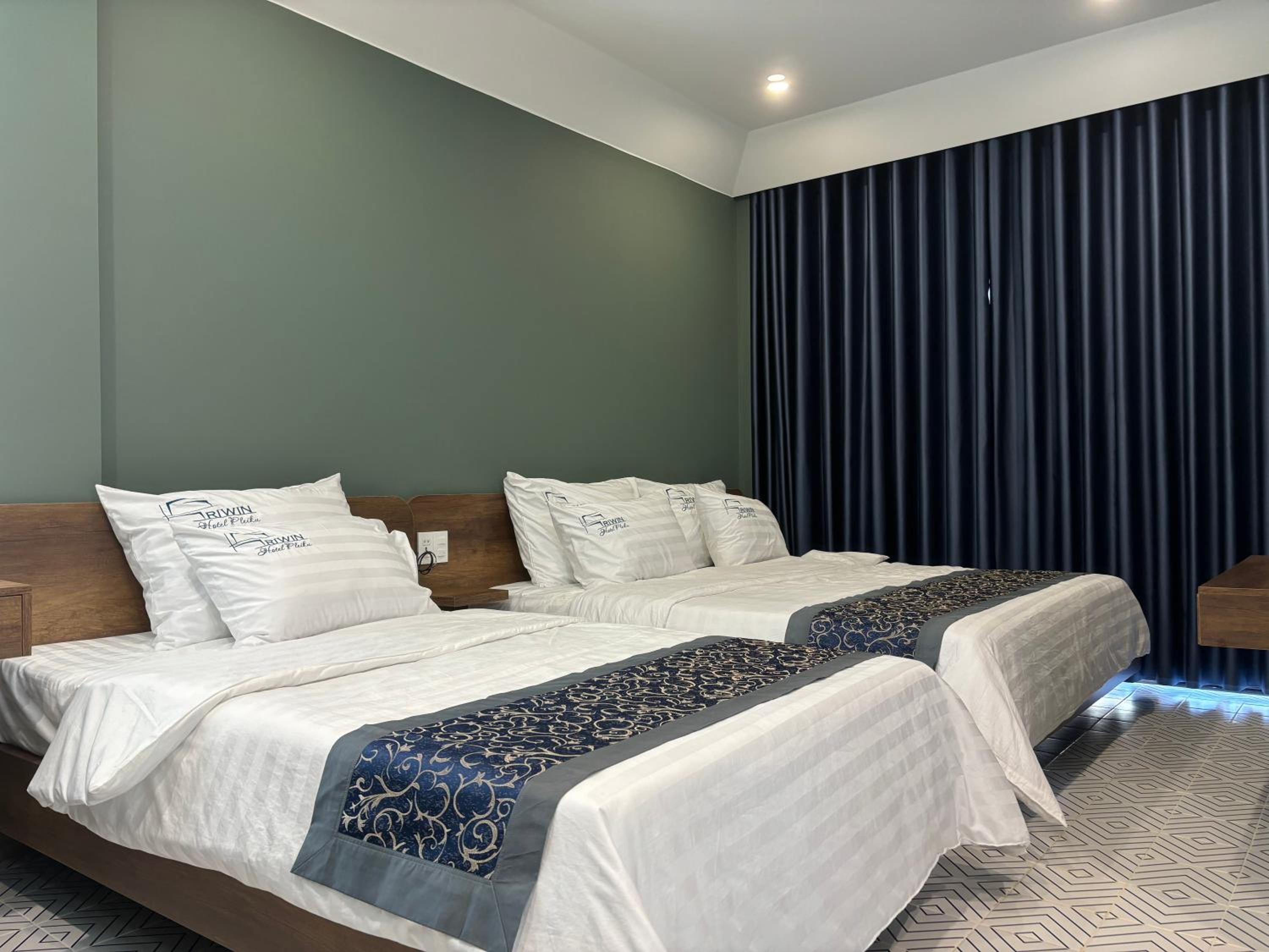 Twin Room with Pool View photo 2