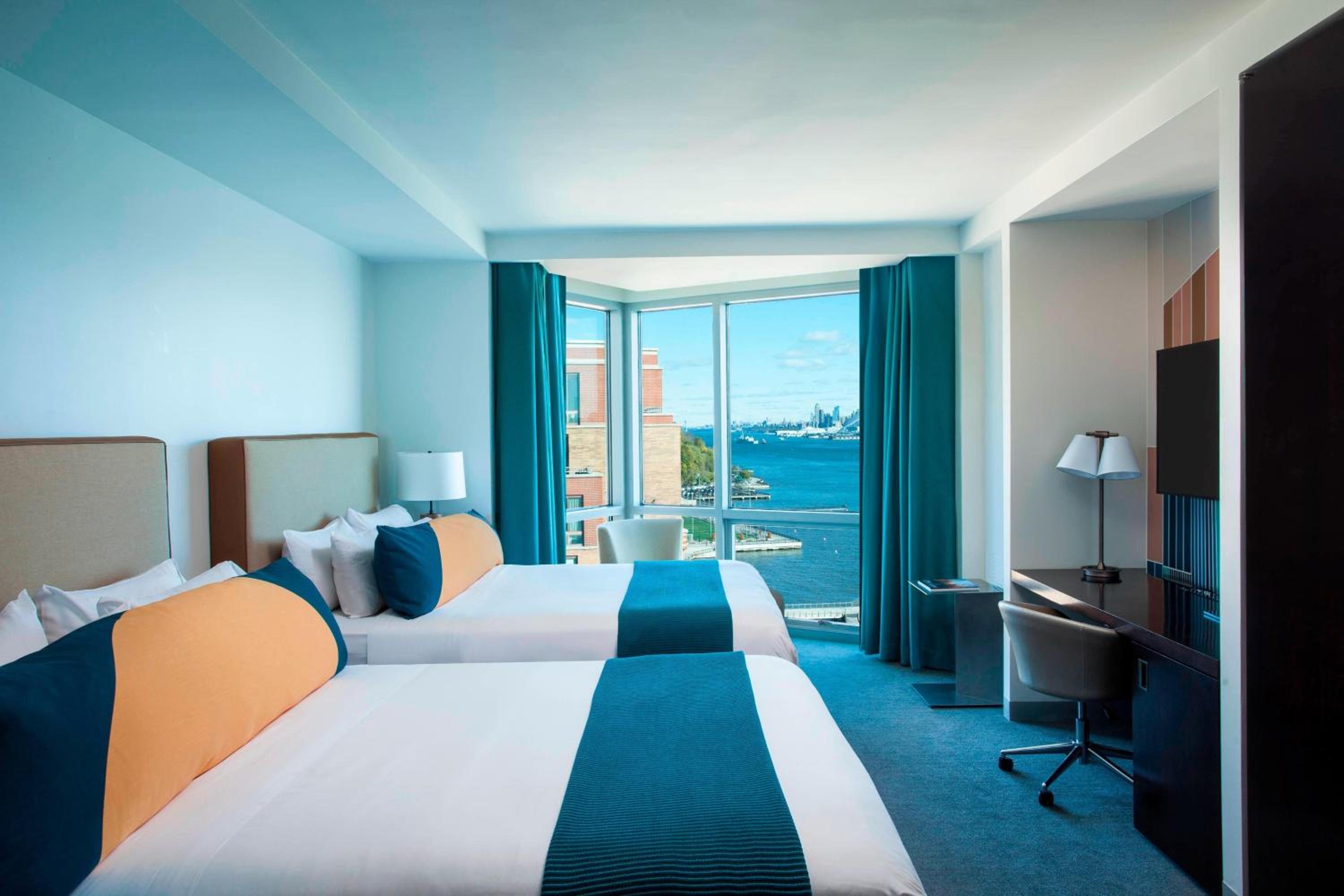 Deluxe Queen Room with River View - Photo 2