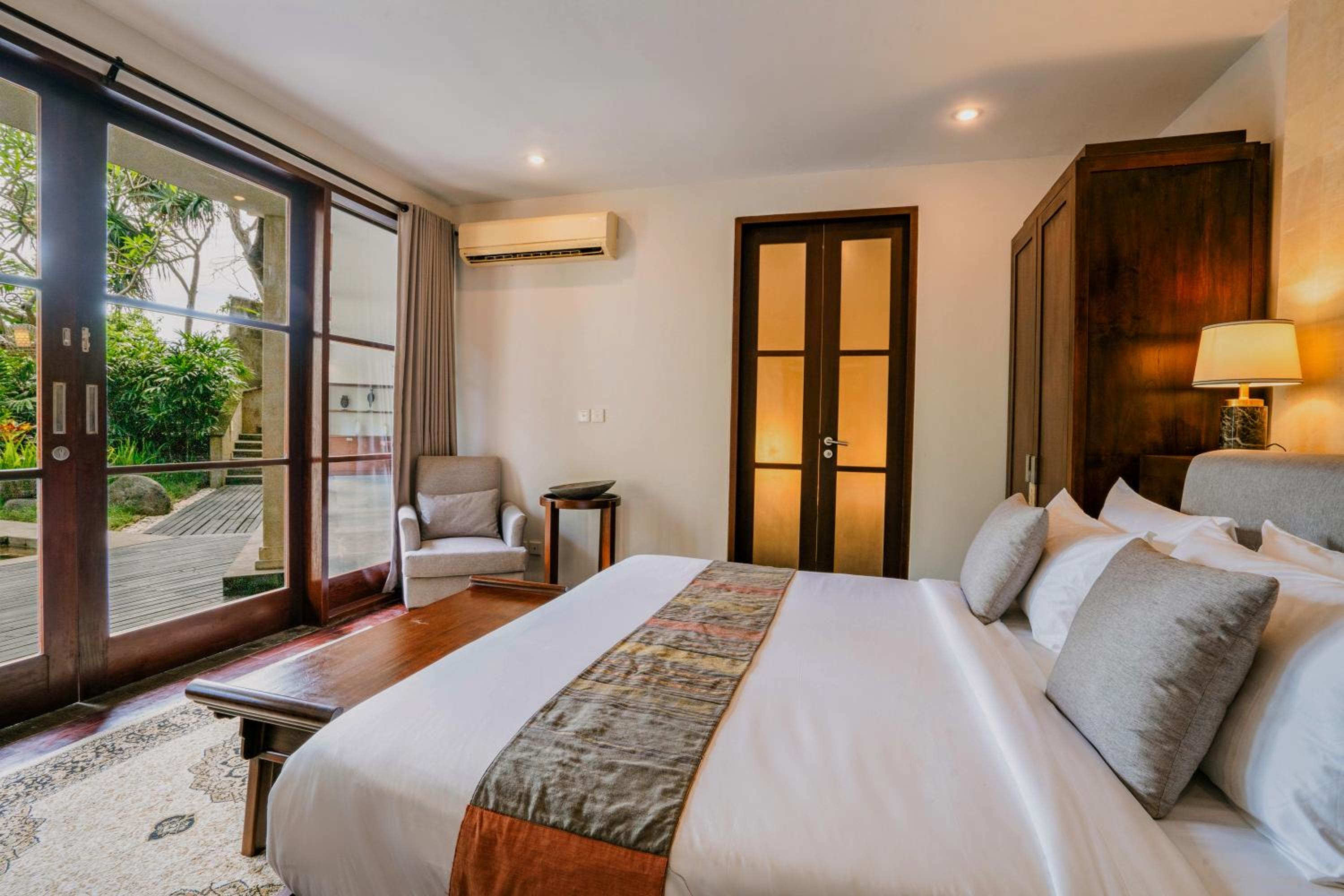 Three-Bedroom Villa with Private Pool - Photo 20
