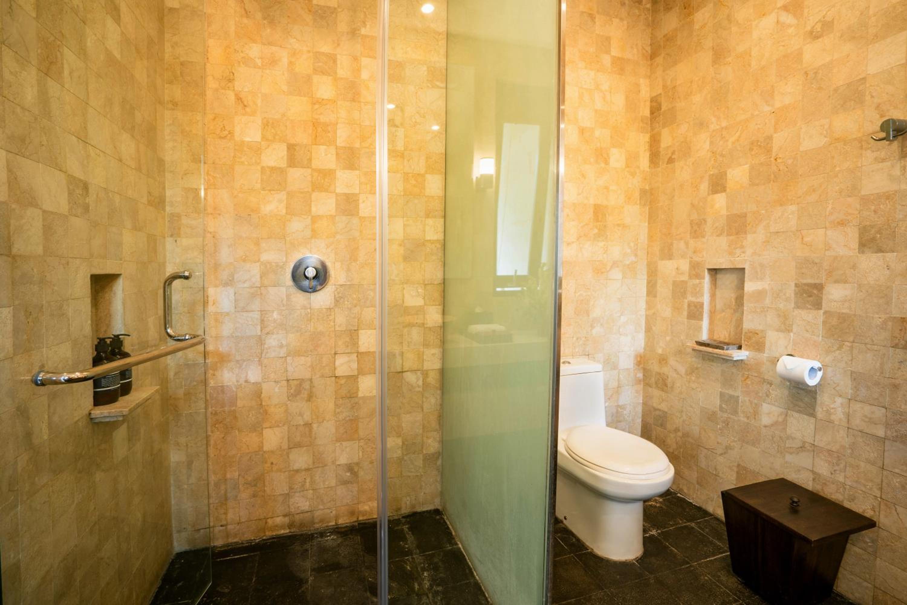 Three-Bedroom Villa with Private Pool - Photo 13