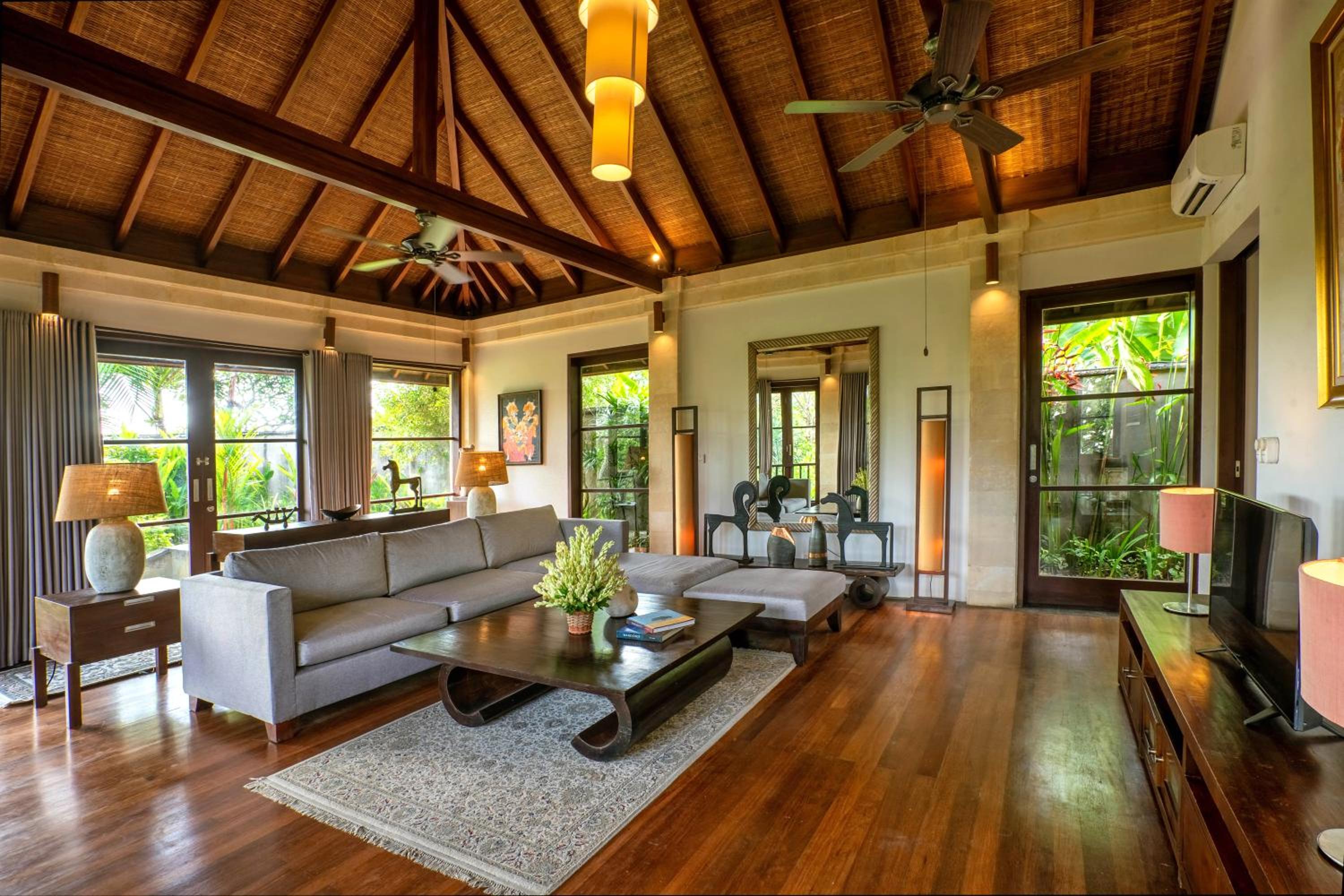 Three-Bedroom Villa with Private Pool - Photo 11