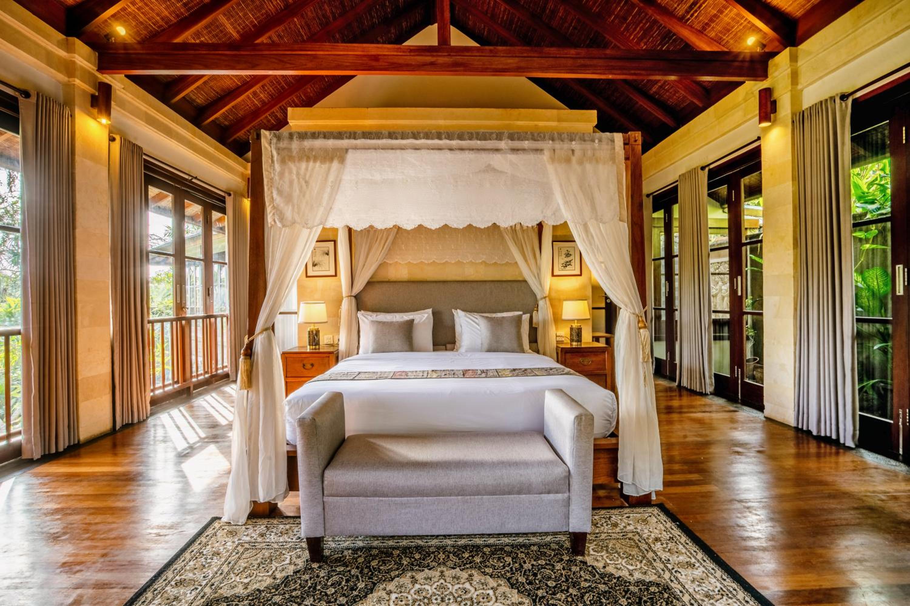 Three-Bedroom Villa with Private Pool - Photo 8