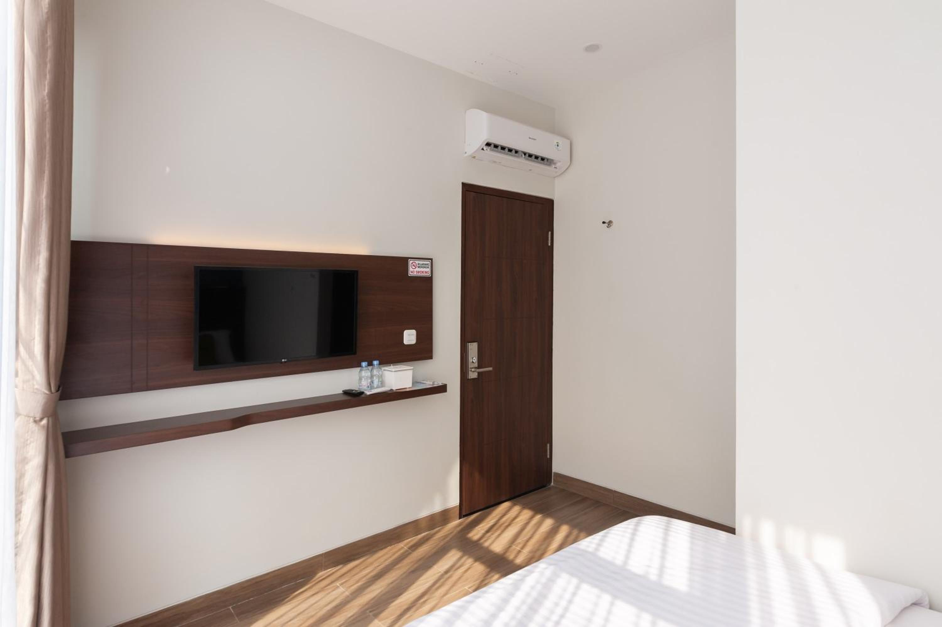 Deluxe Room - Photo 3
