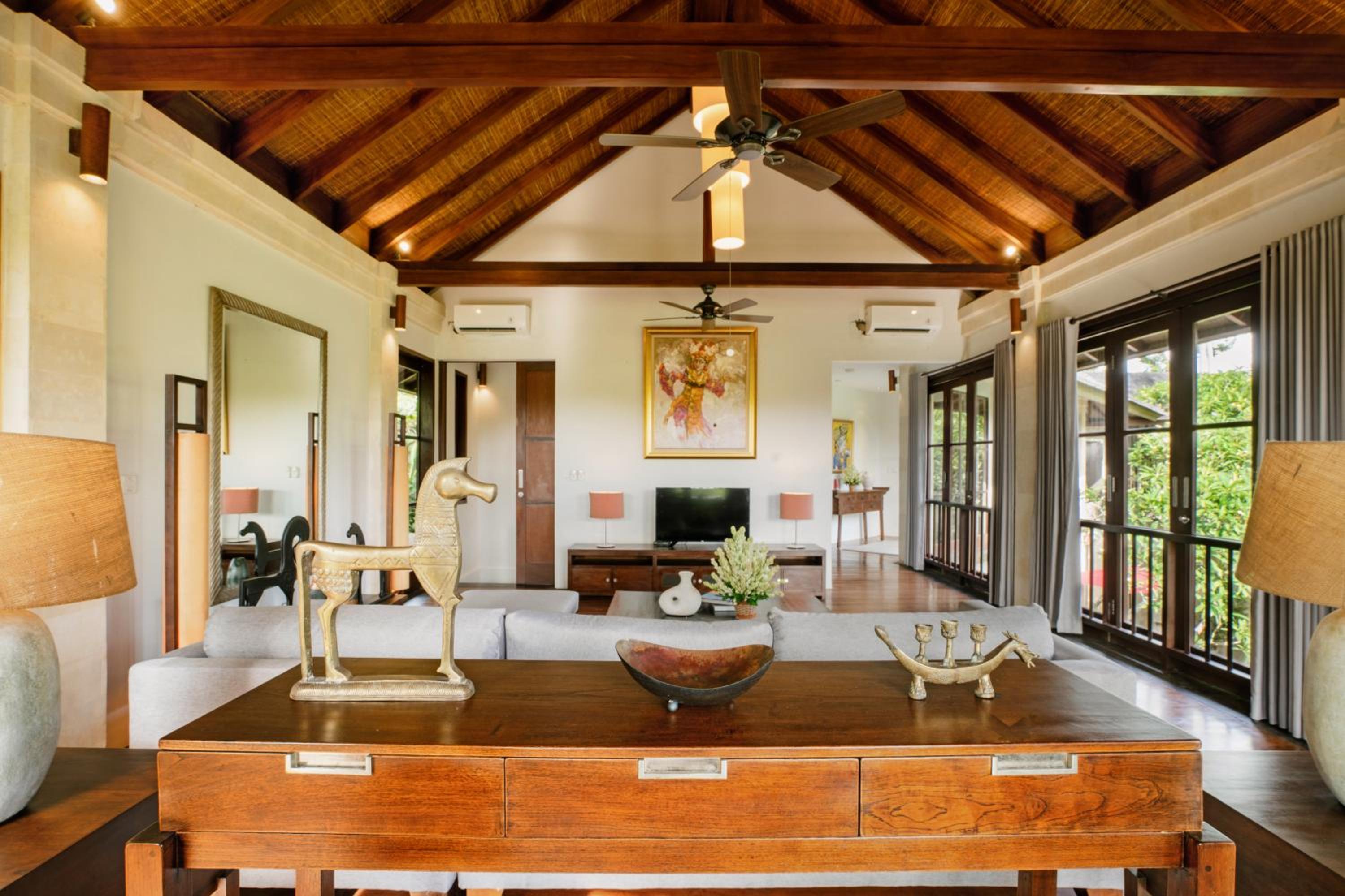Three-Bedroom Villa with Private Pool - Photo 4