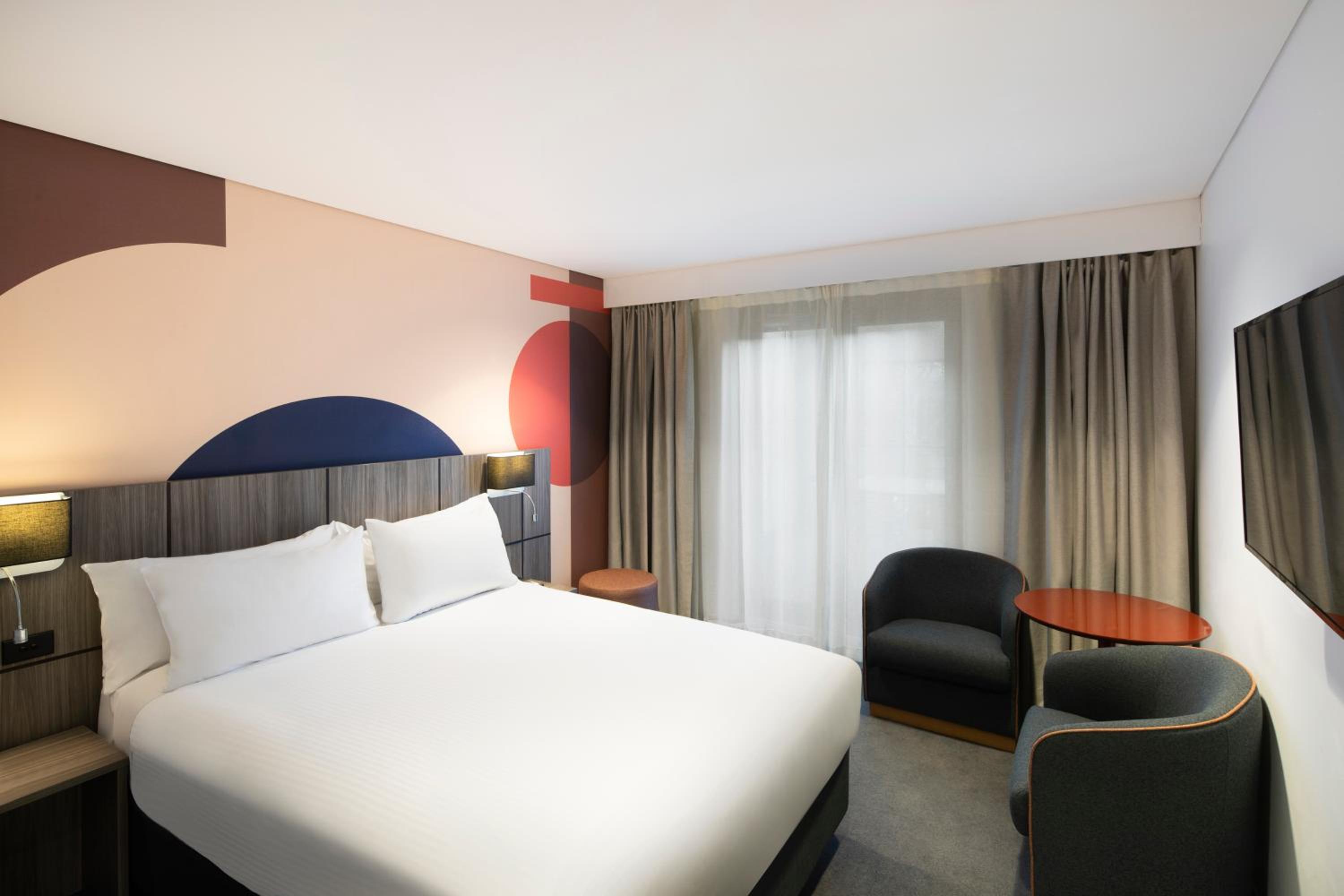 Deluxe Queen Room - Photo 6