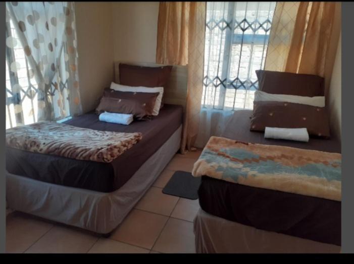 Three-Bedroom House photo 3