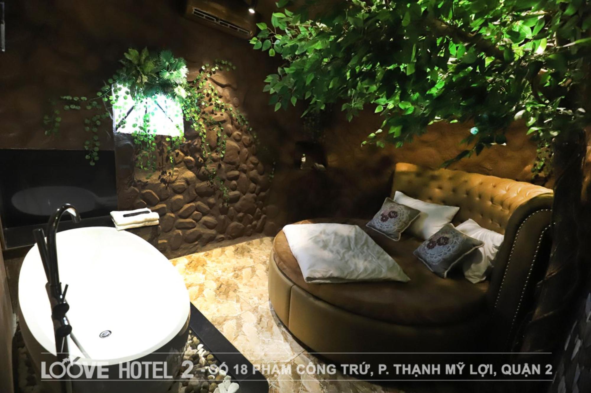 Deluxe Double Room with Bath - Photo 3