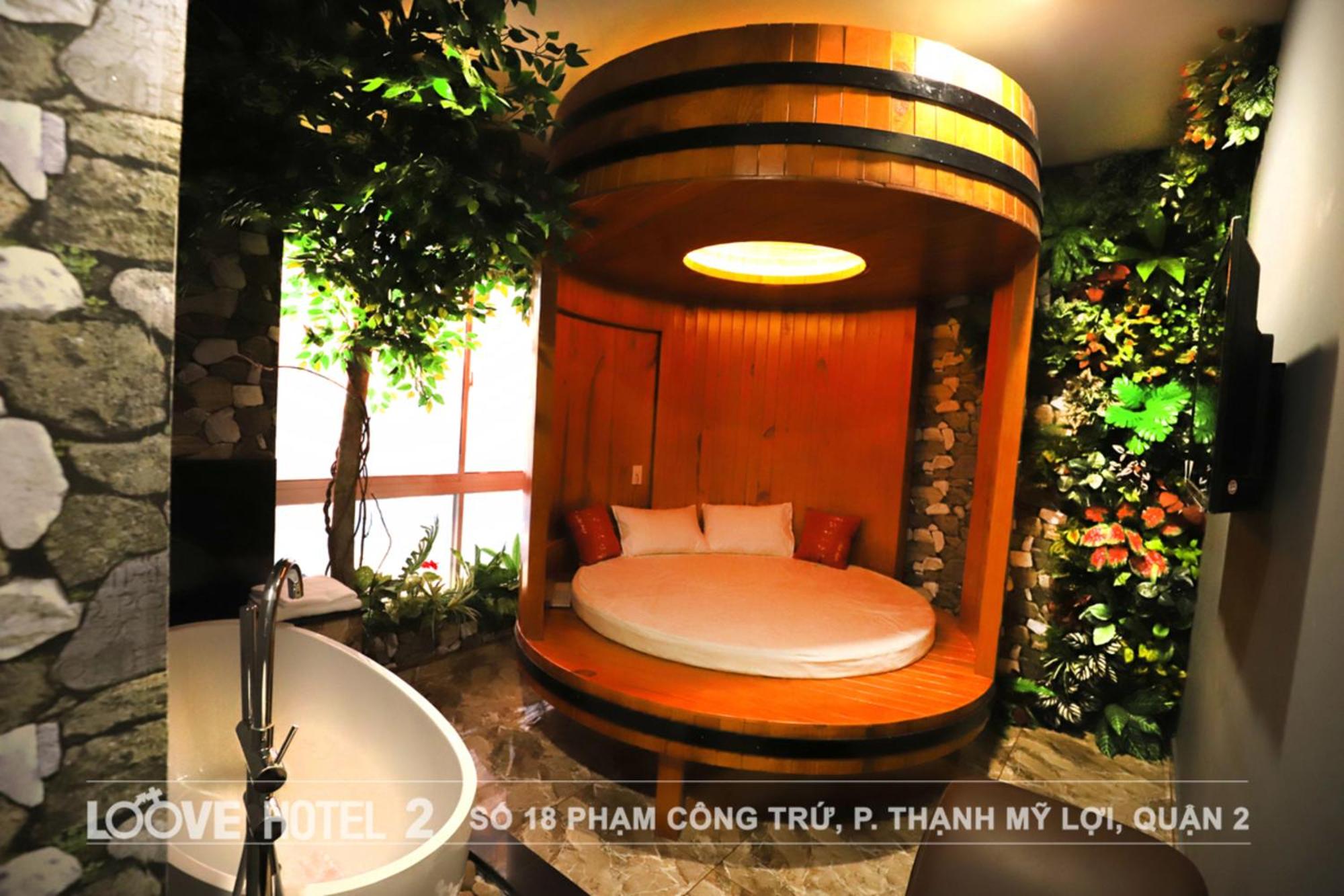 Deluxe Double Room with Bath - Photo 2