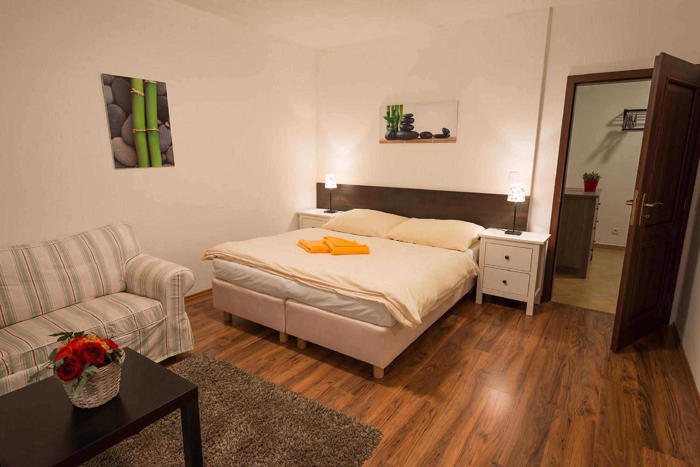 One-Bedroom Apartment with Balcony