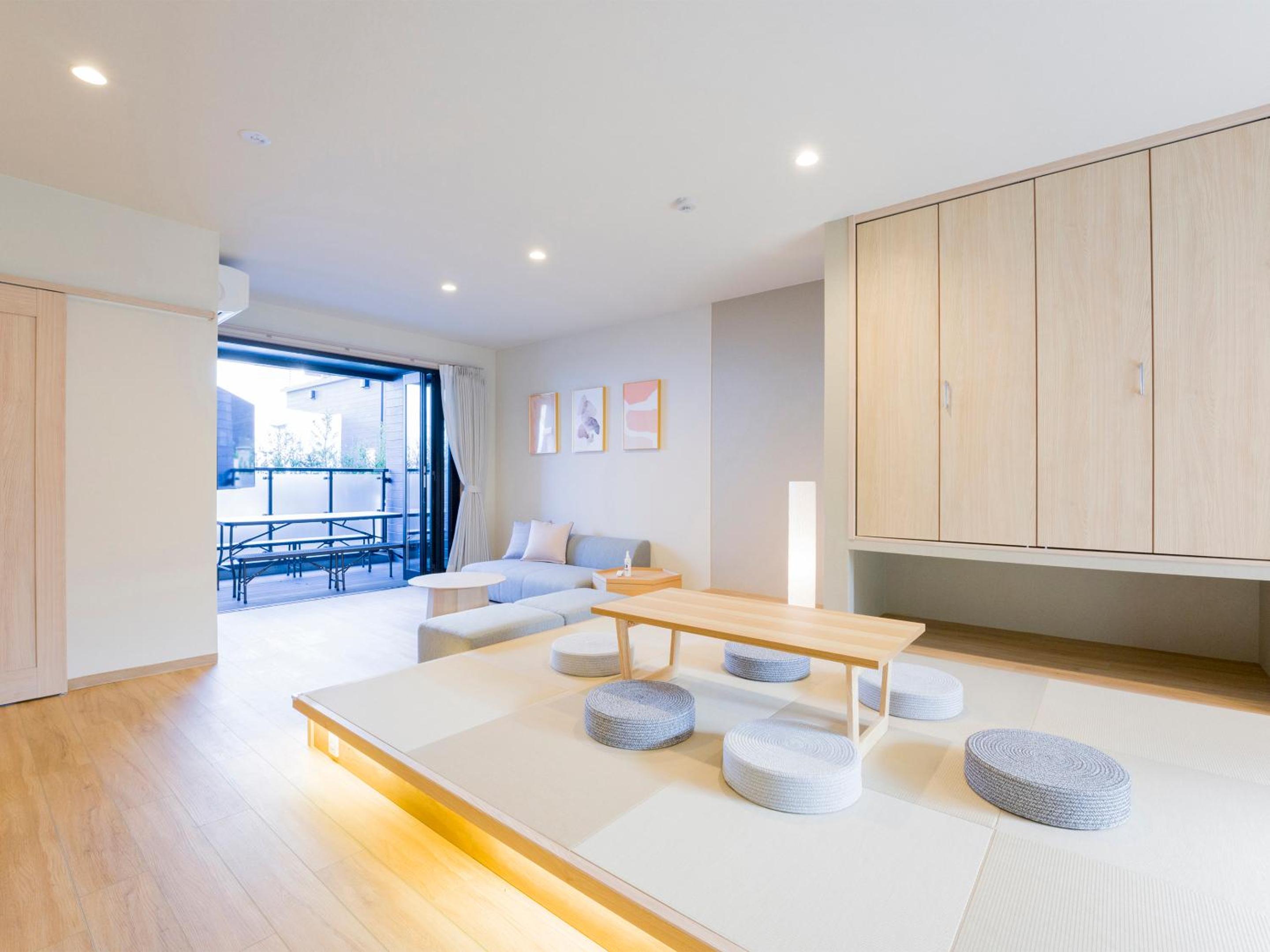 Room for 6 People - No Pets Allowed - Photo 1
