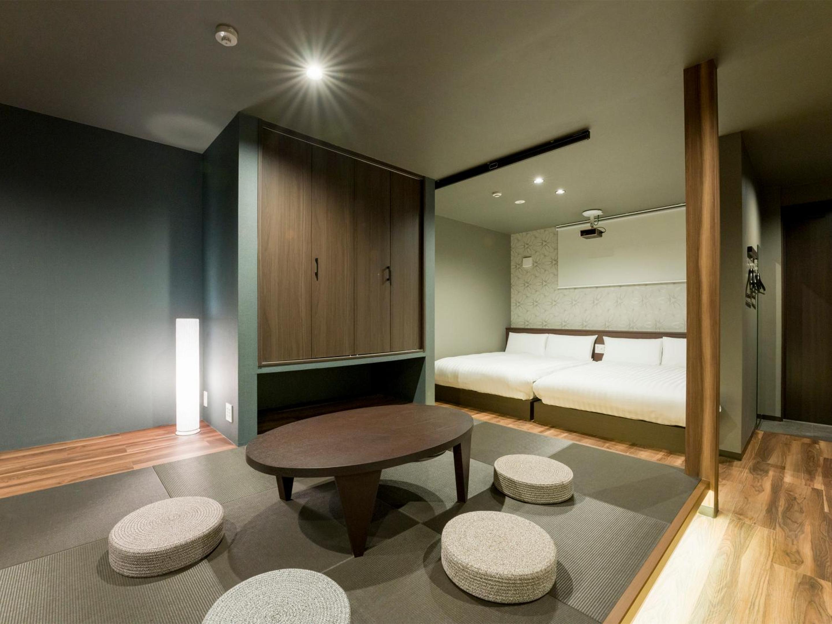 Room for 6 People - No Pets Allowed - Photo 15