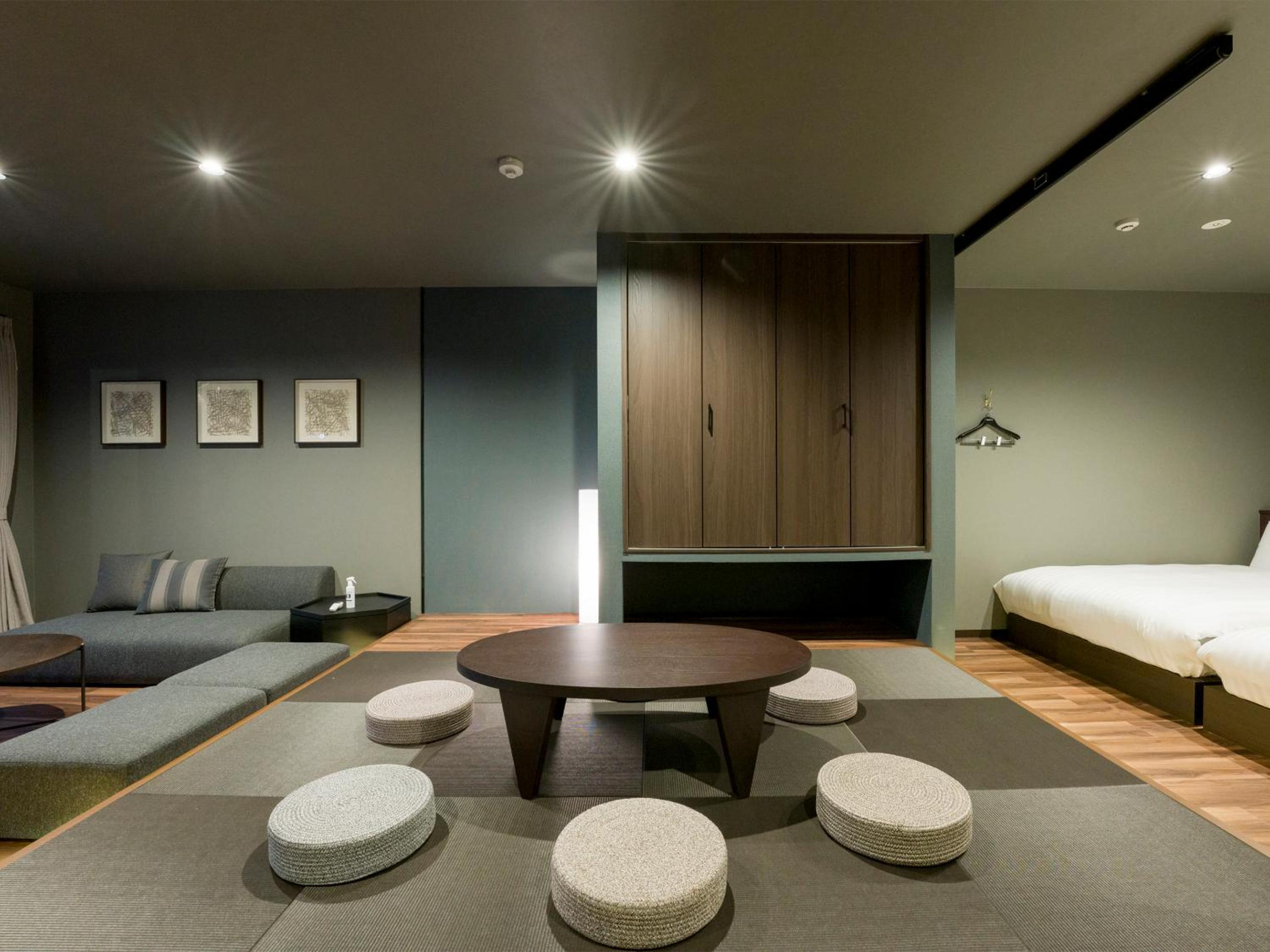 Room for 6 People - No Pets Allowed - Photo 14