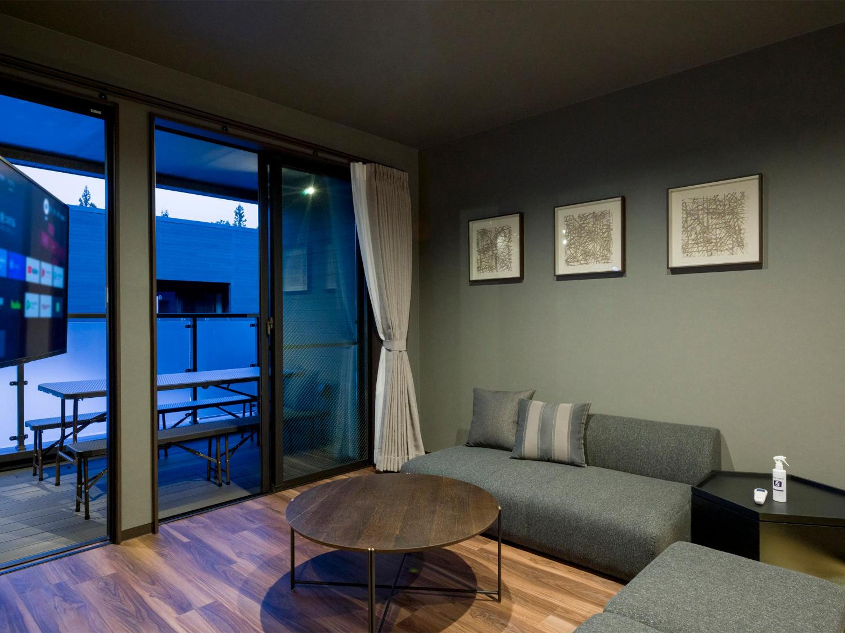 Room for 6 People - No Pets Allowed - Photo 13