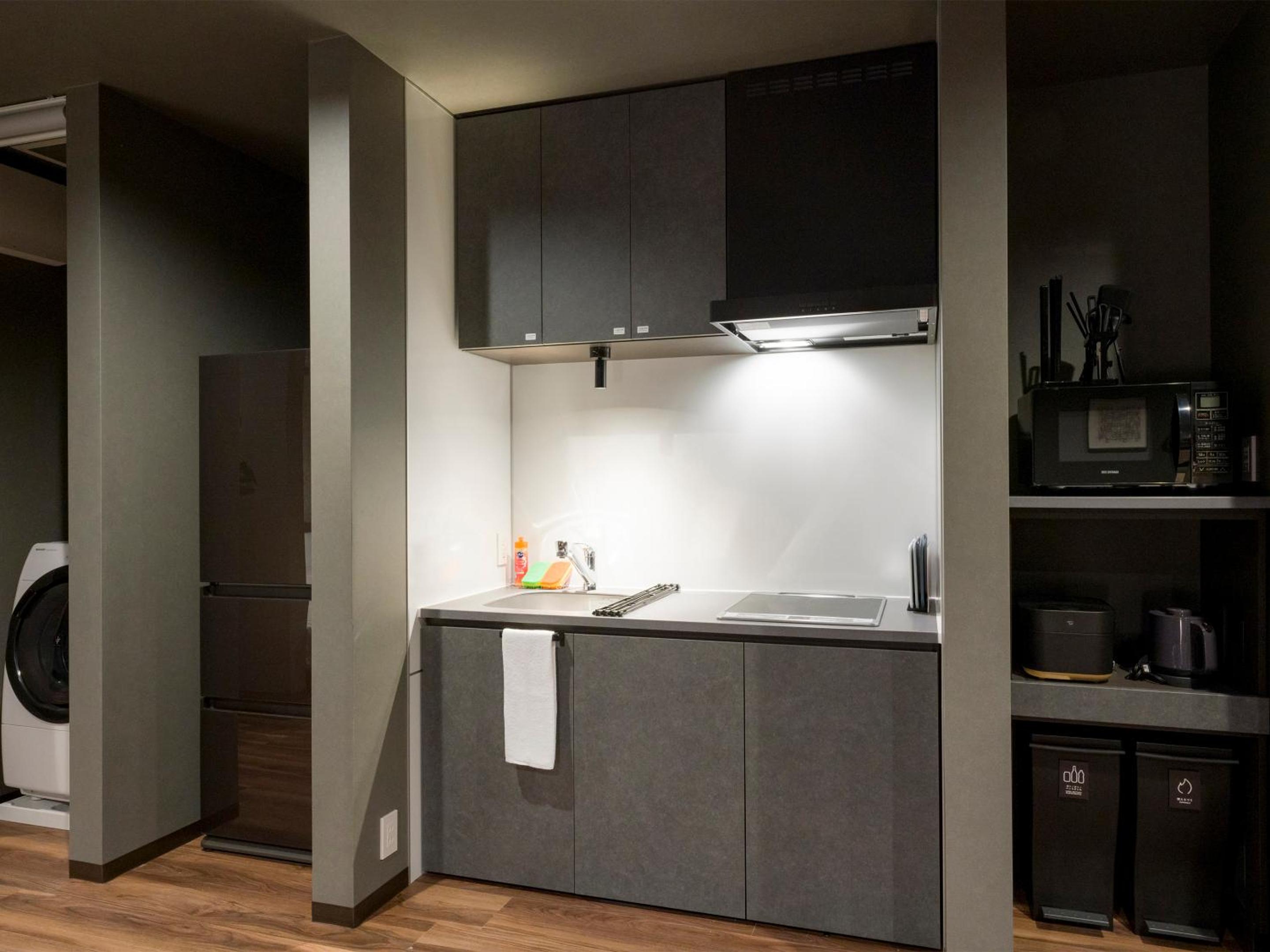 Room for 6 People - No Pets Allowed - Photo 12
