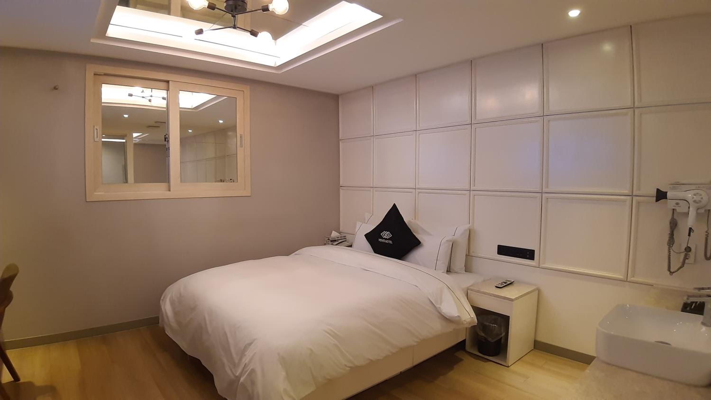 Double Room - Photo 8