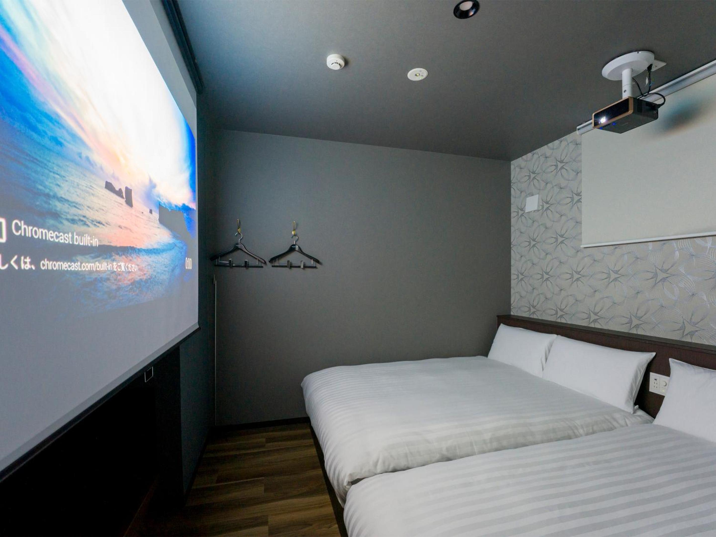 Room for 6 People - No Pets Allowed - Photo 10