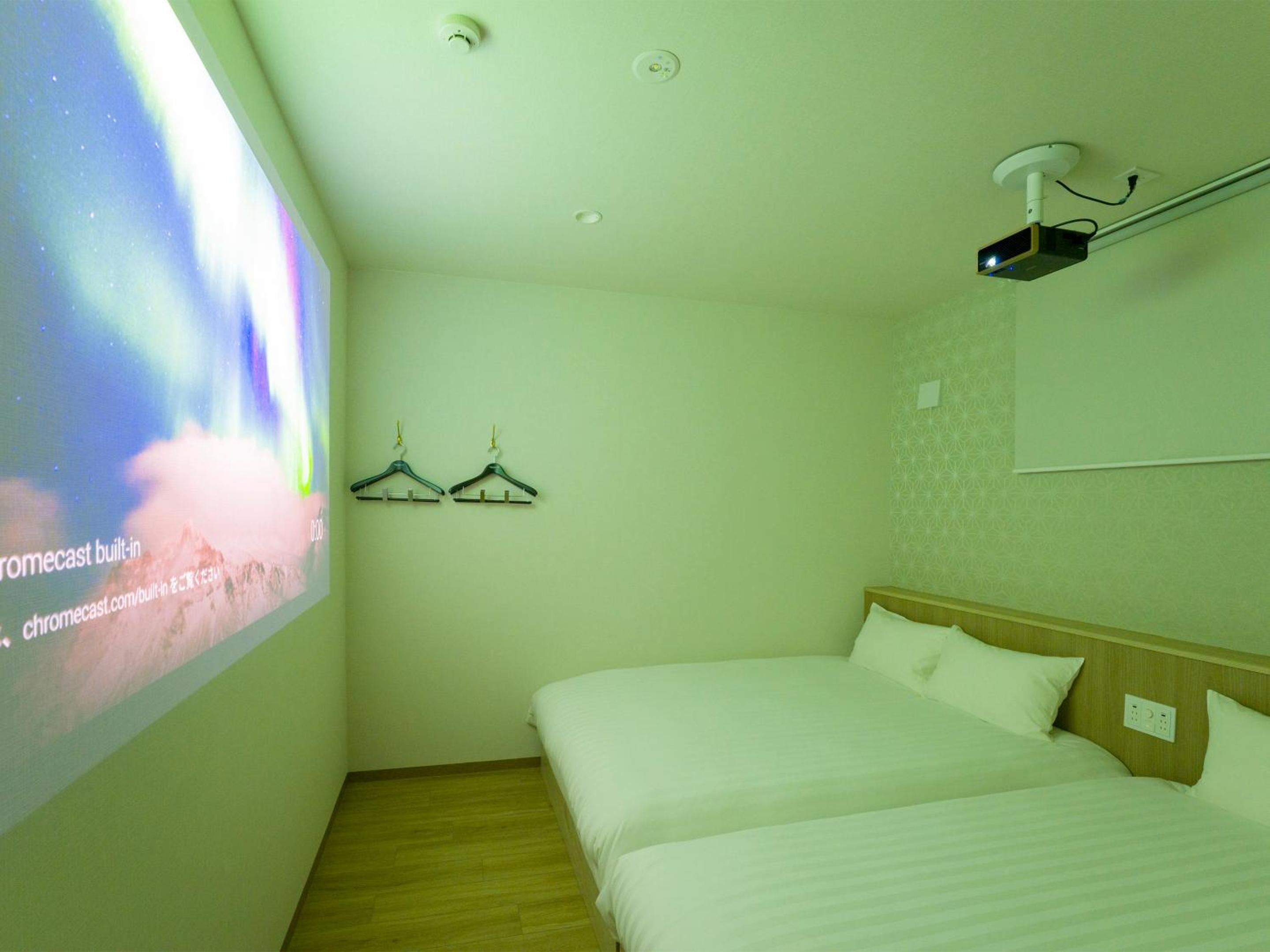 Room for 8 People - No Pets Allowed - Photo 4
