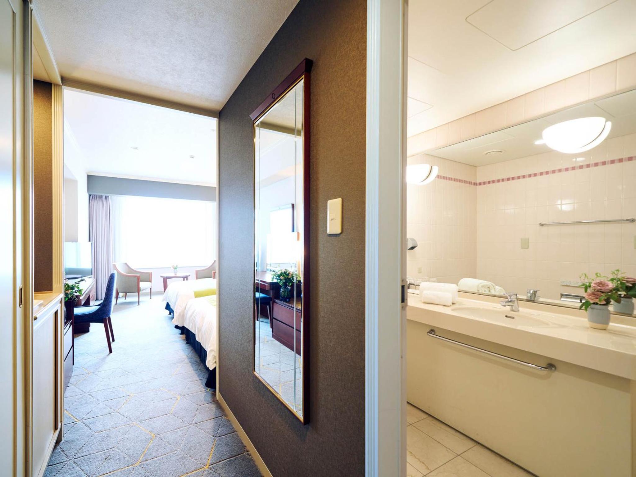 Room Selected at Check-In - Non-Smoking - Photo 8