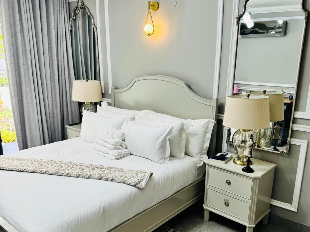 Premier Queen Room photo 1