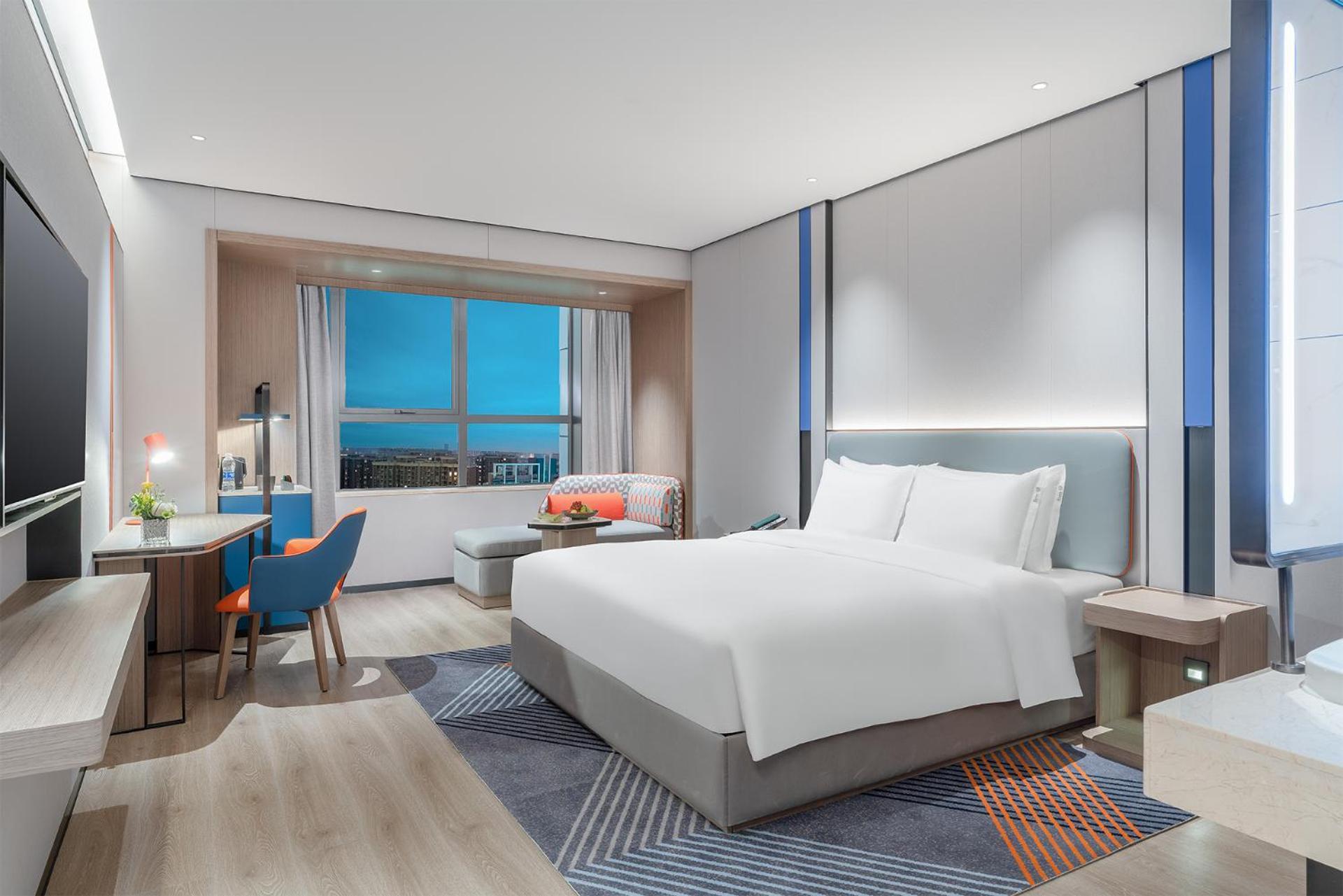 Standard King Room with Extra Floor Space photo 1