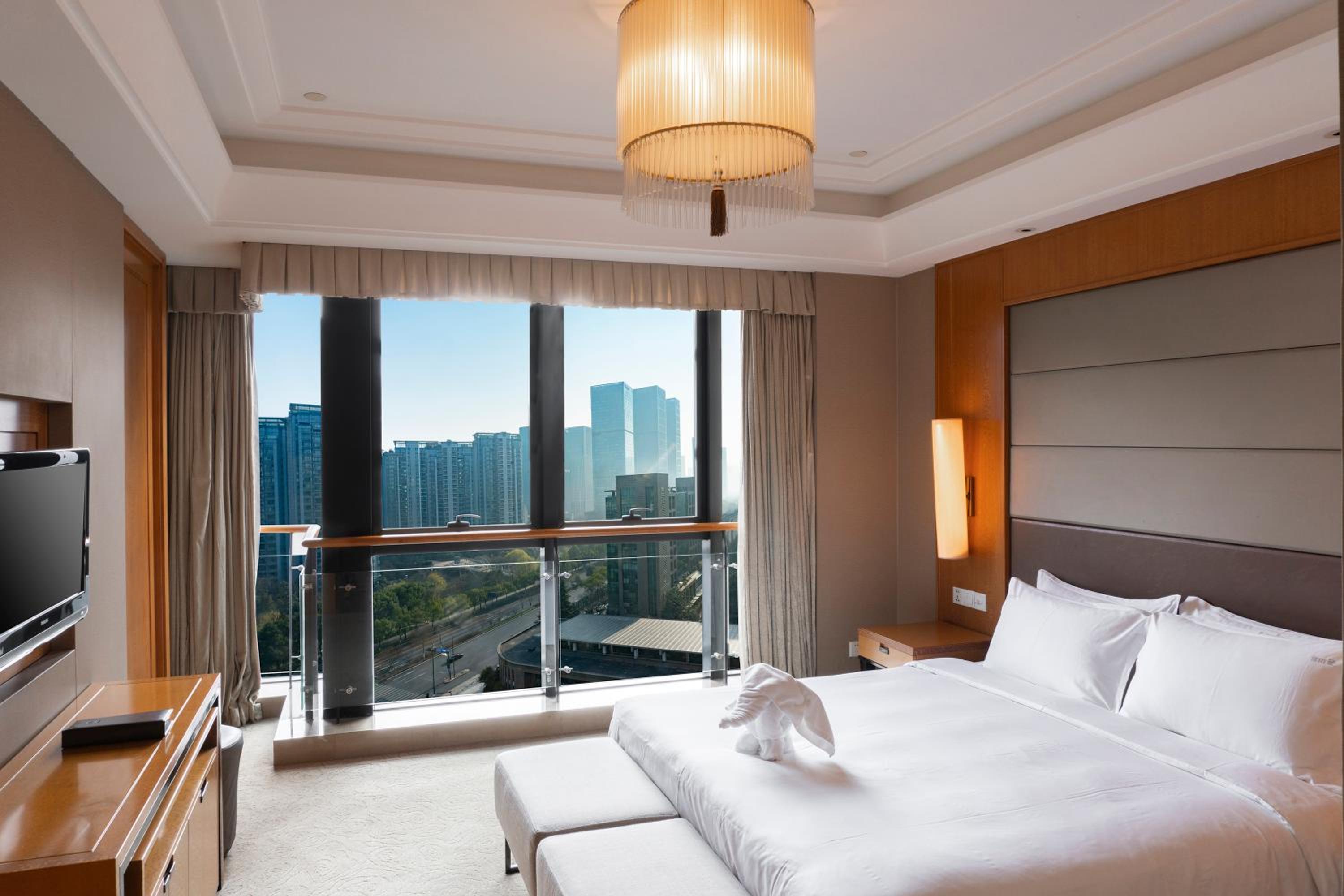 One-Bedroom King Suite photo 1
