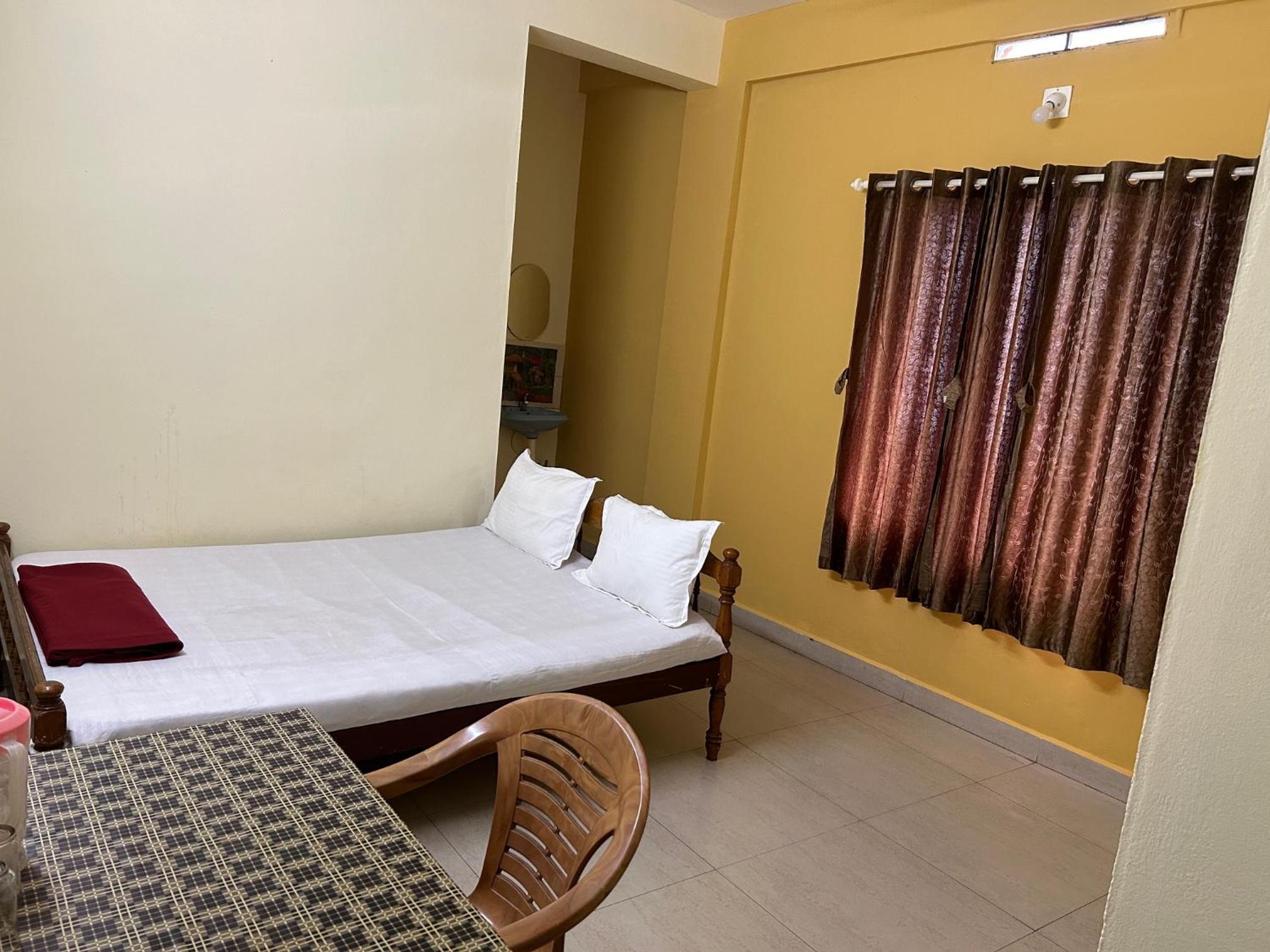 Deluxe Double Room (2 Adults + 1 Child) photo 1