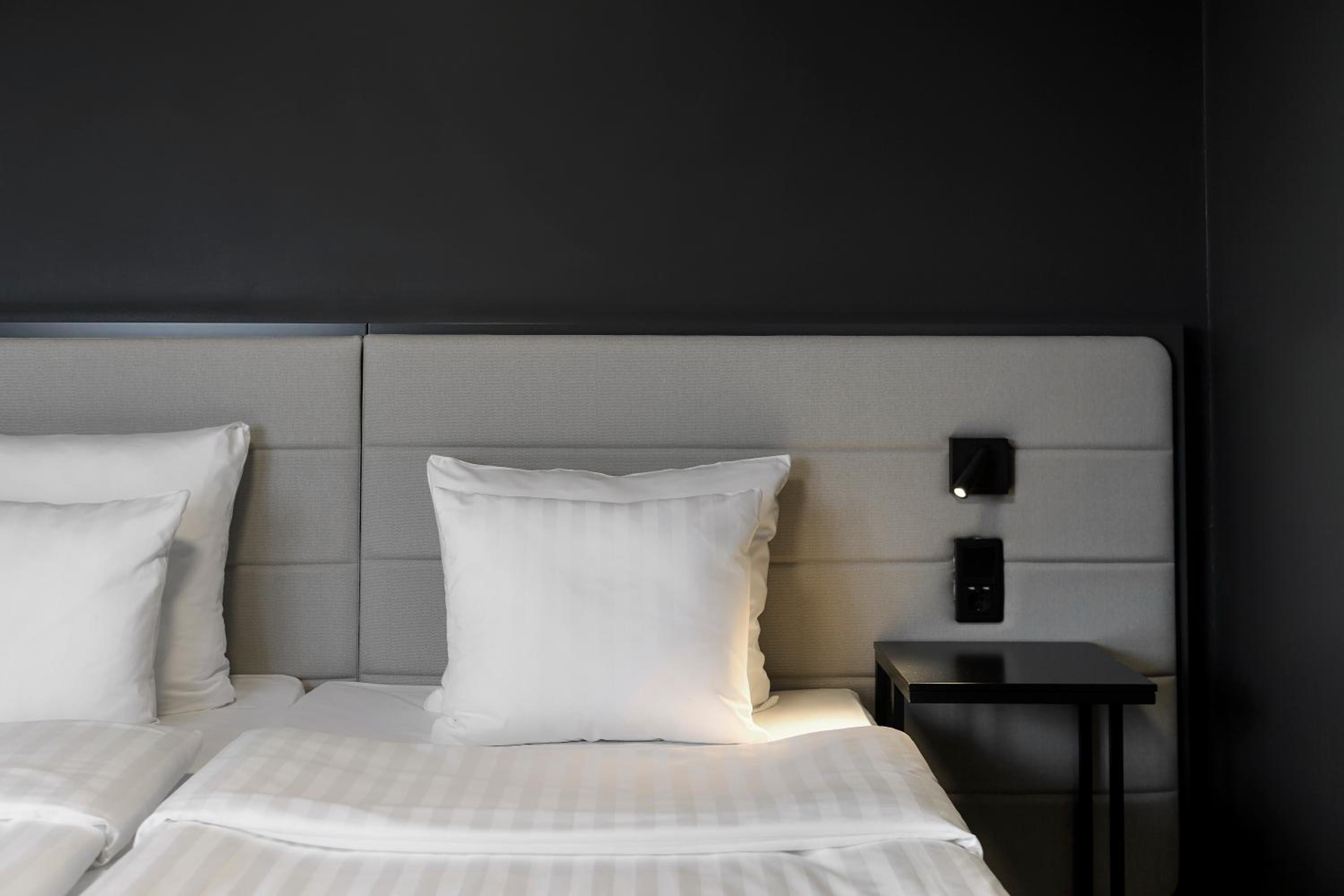 Superior Triple Room thumbnail 6