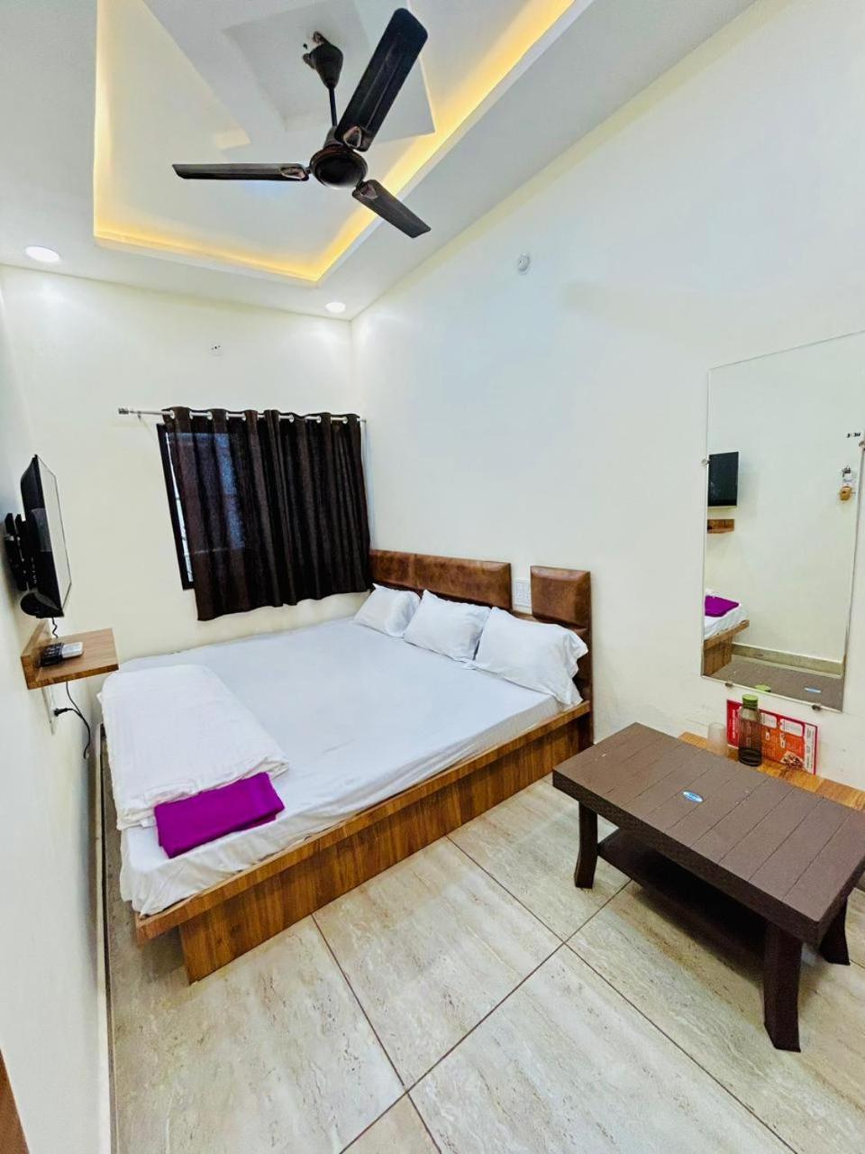 Basic Triple Room photo 2