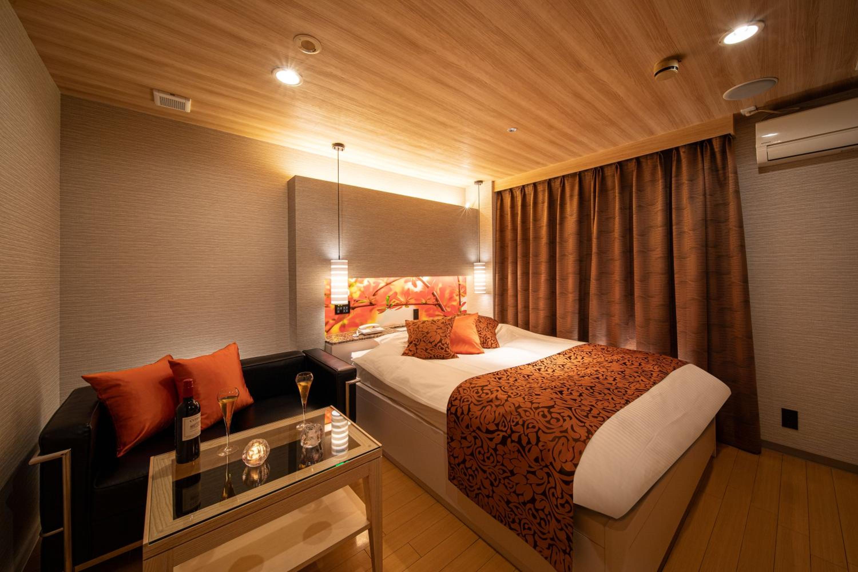 Standard Double Room - Photo 21