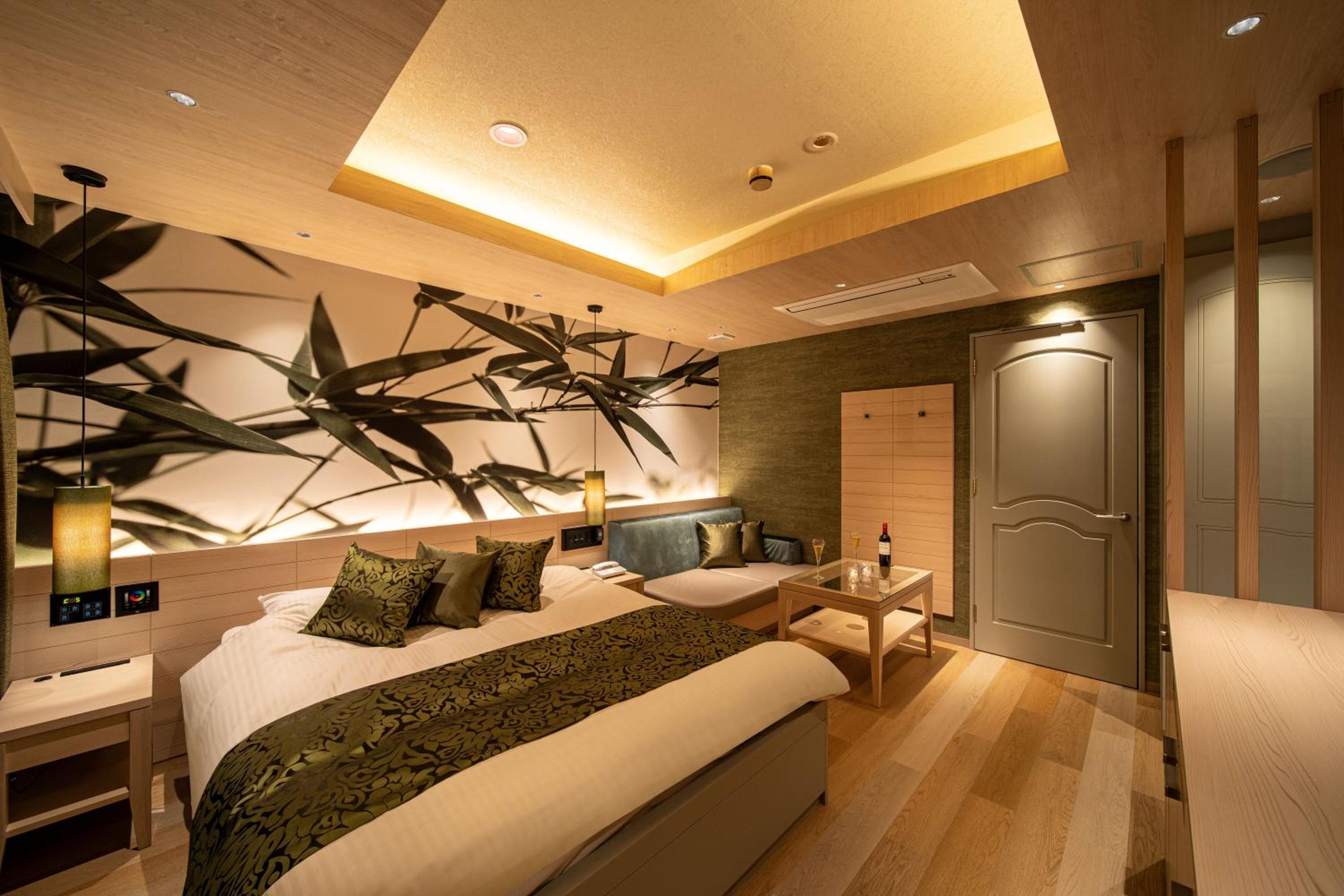 Standard Double Room - Photo 13