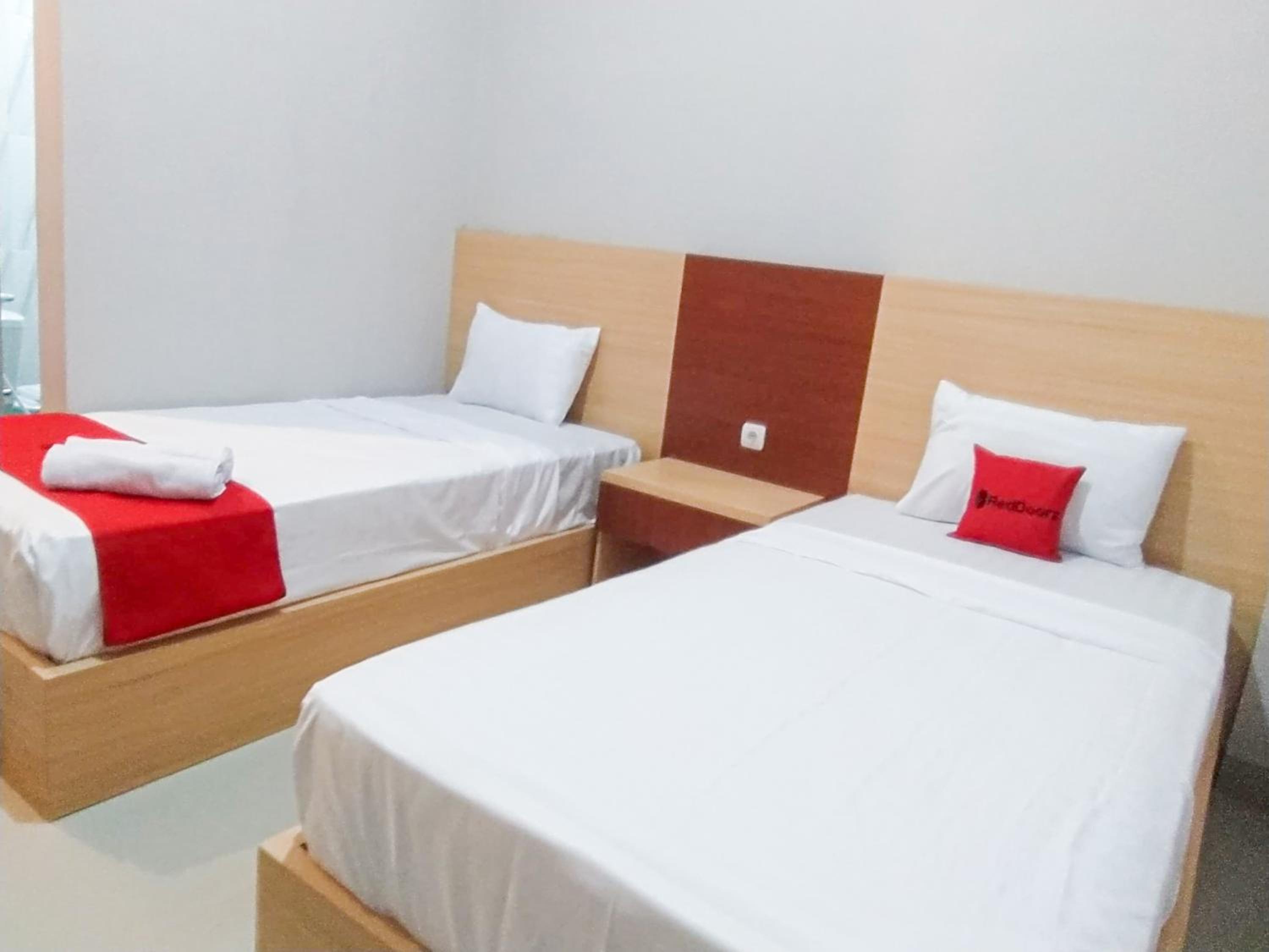 Standard Twin Room - Photo 5