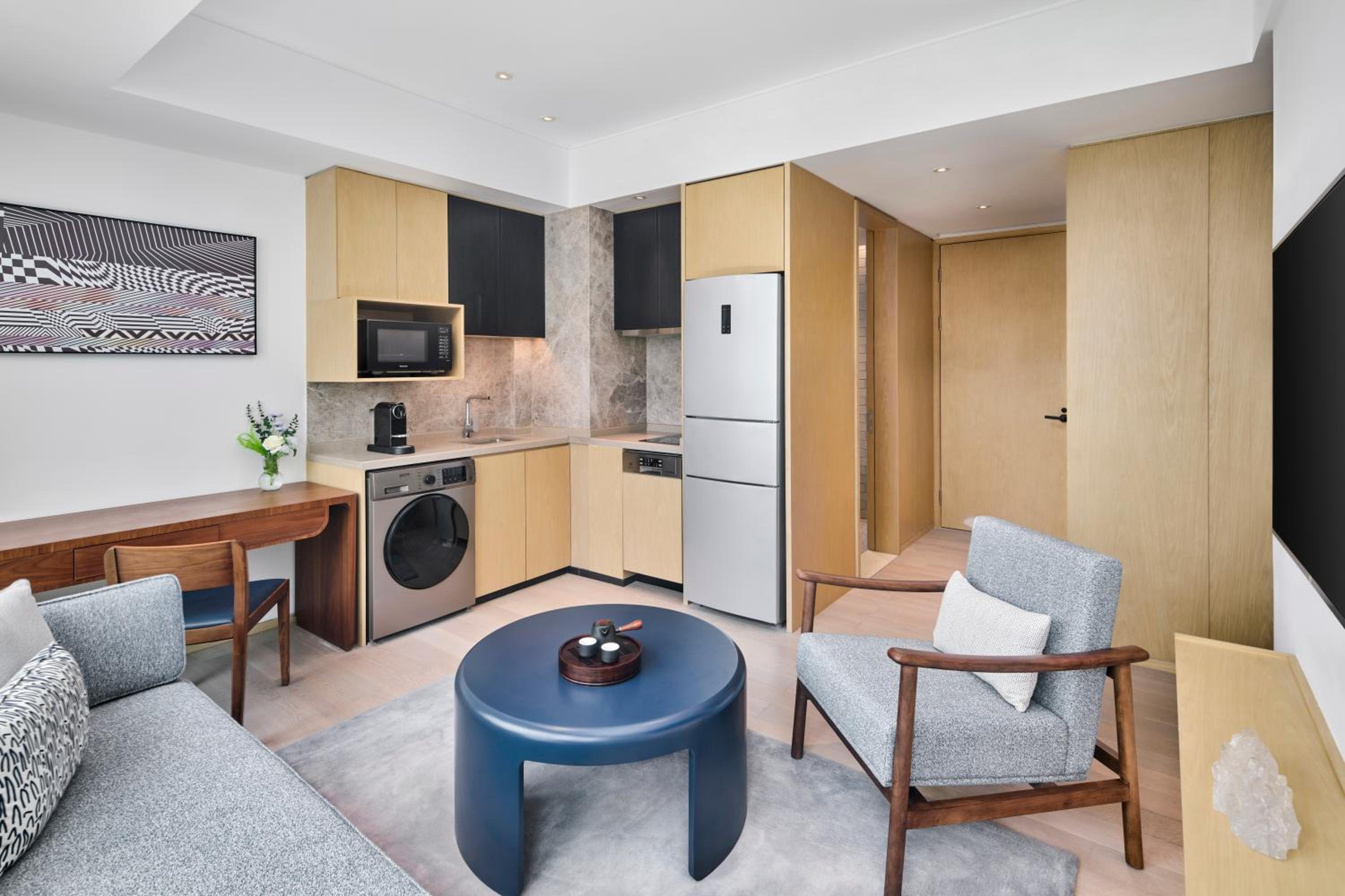 One-Bedroom King Suite photo 2