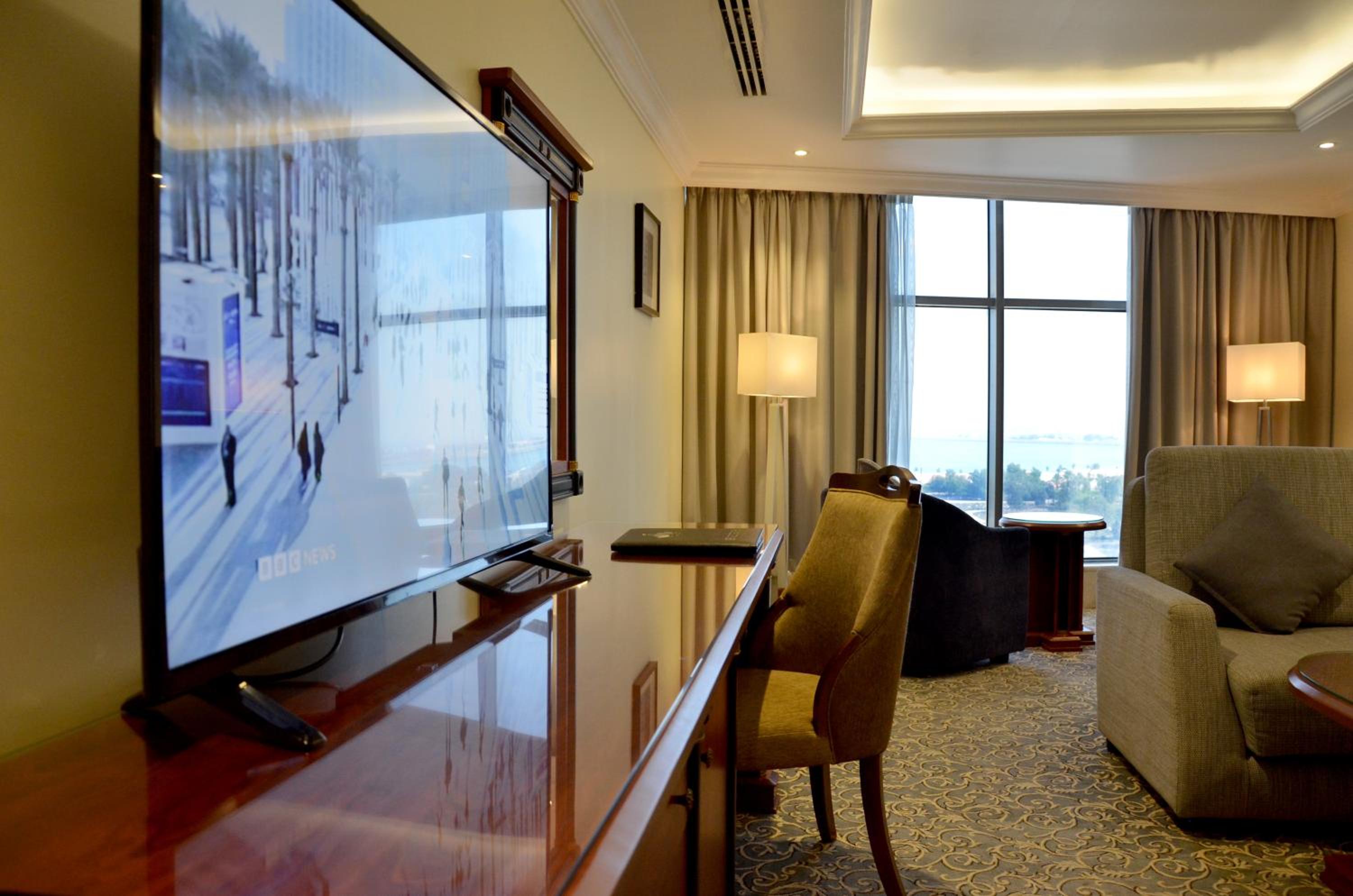 King Suite with Ocean View photo 3