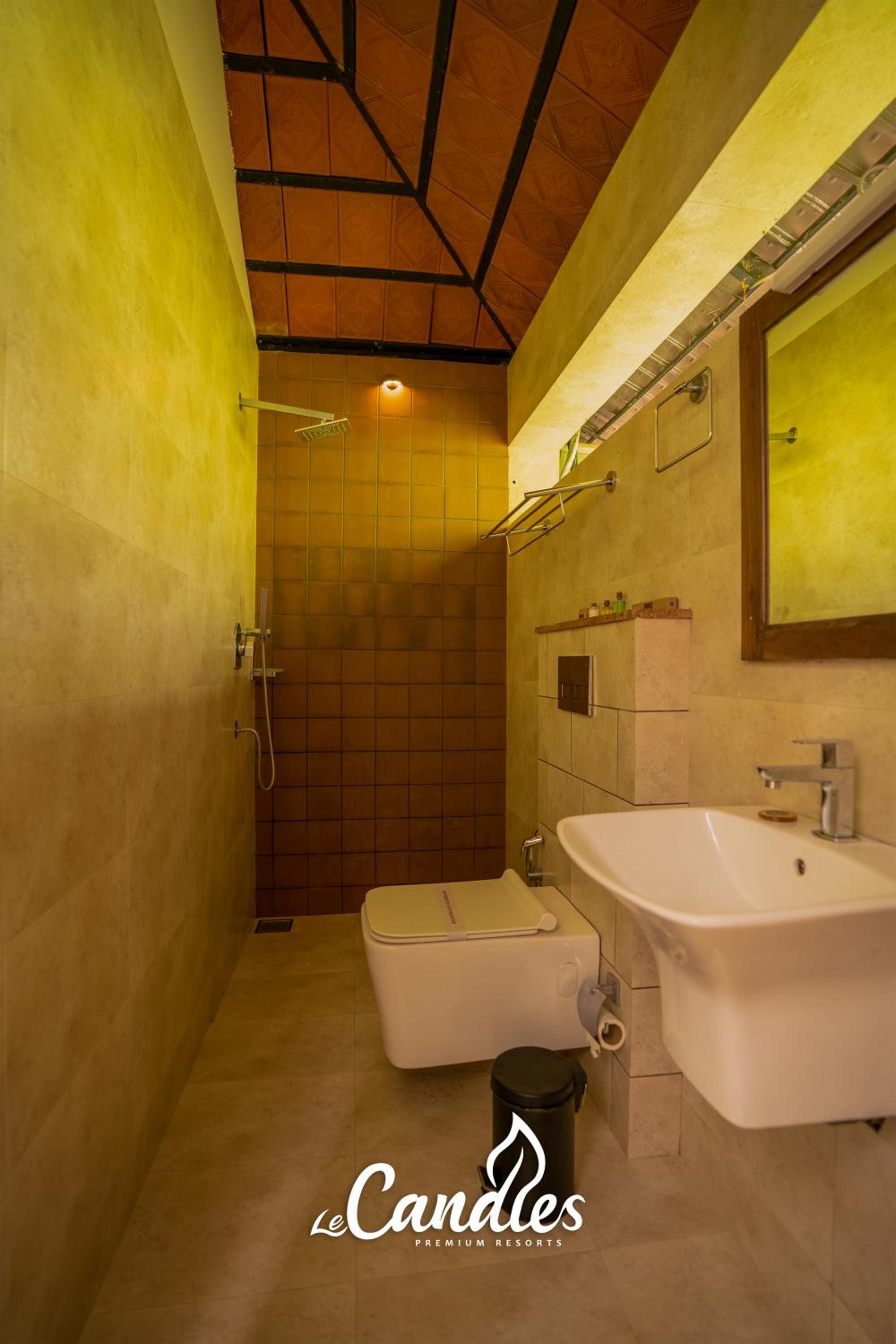 Double or Twin Room with Pool View - Photo 7