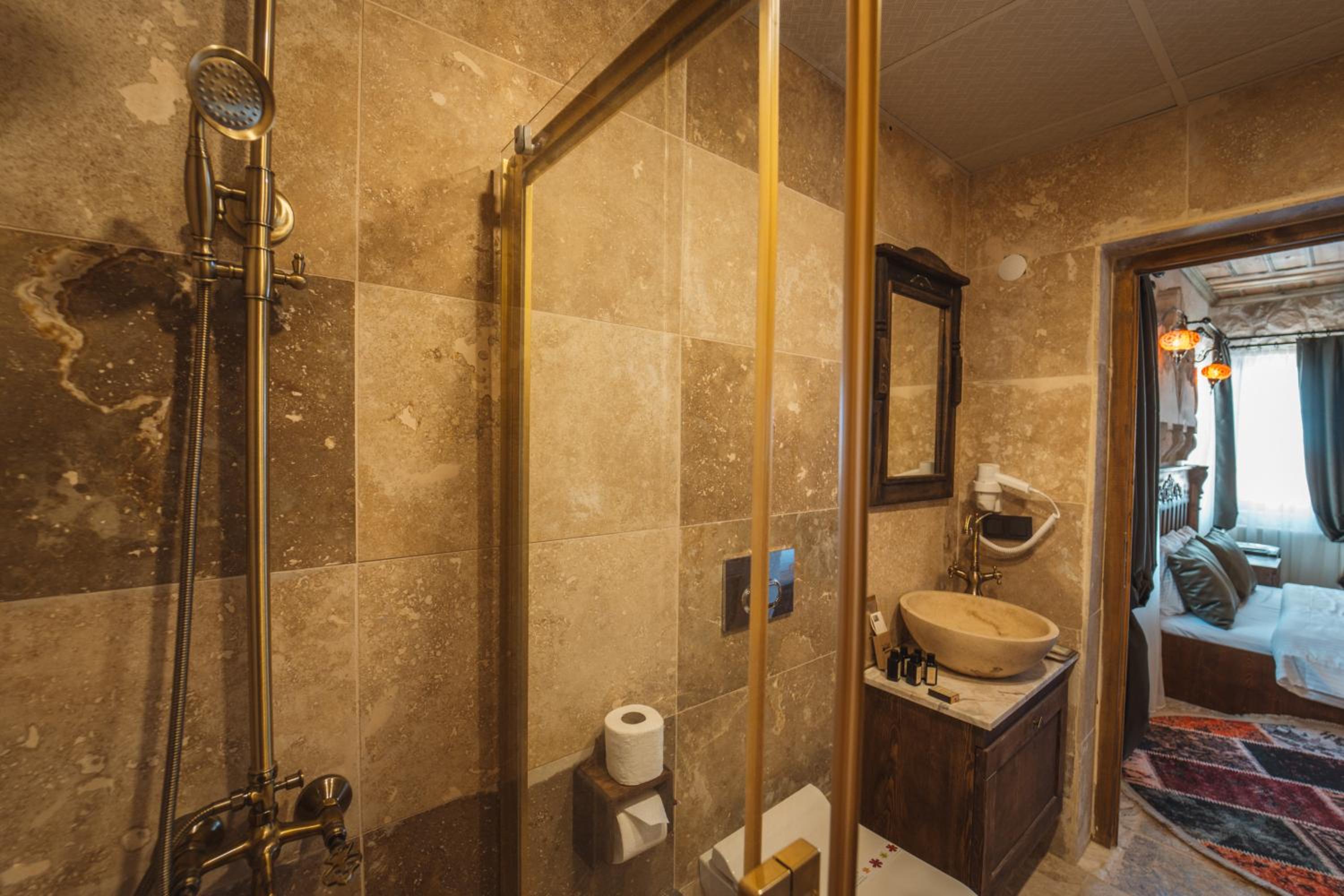 Deluxe Room - Photo 8