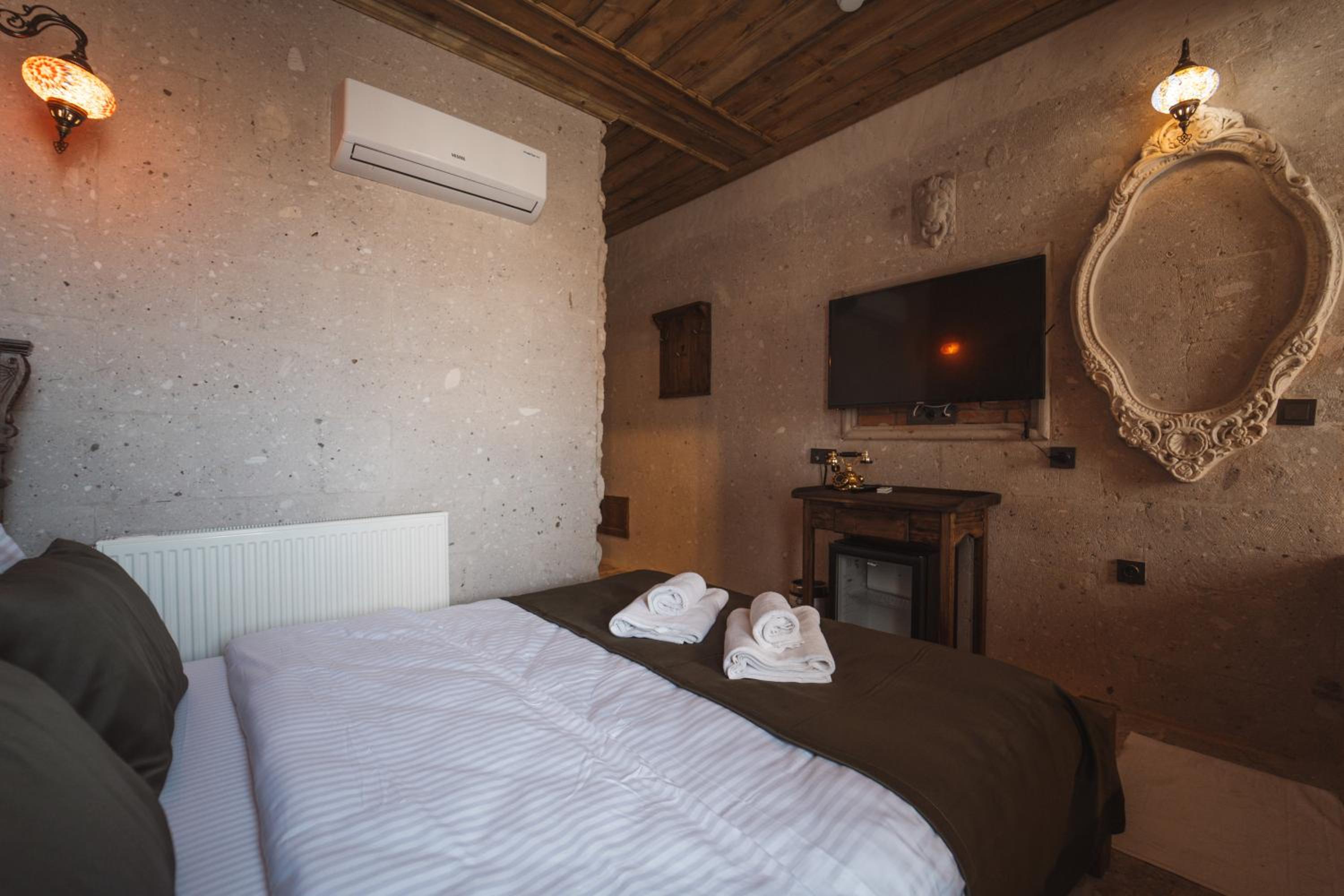Deluxe Room - Photo 18