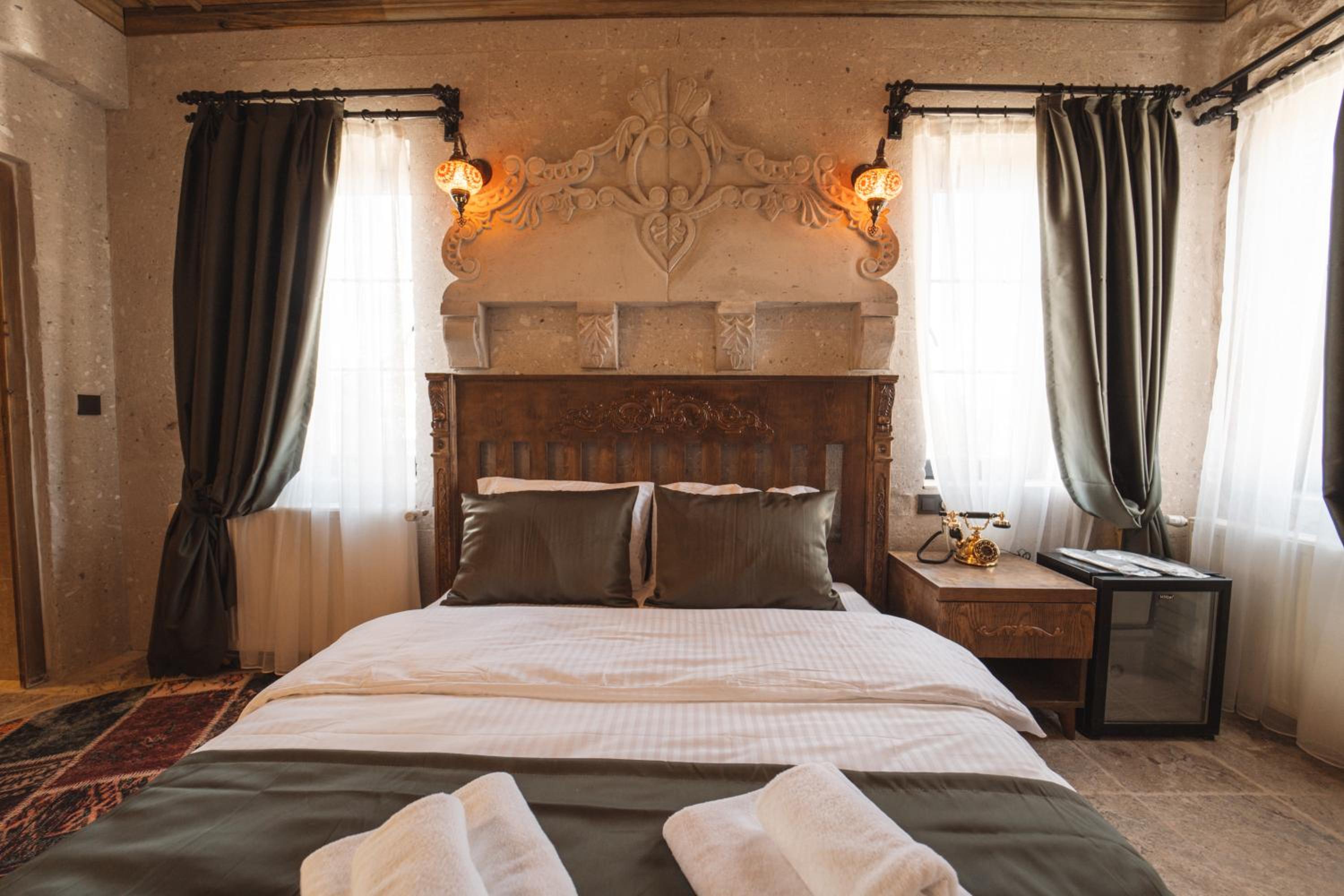 Deluxe Room - Photo 10