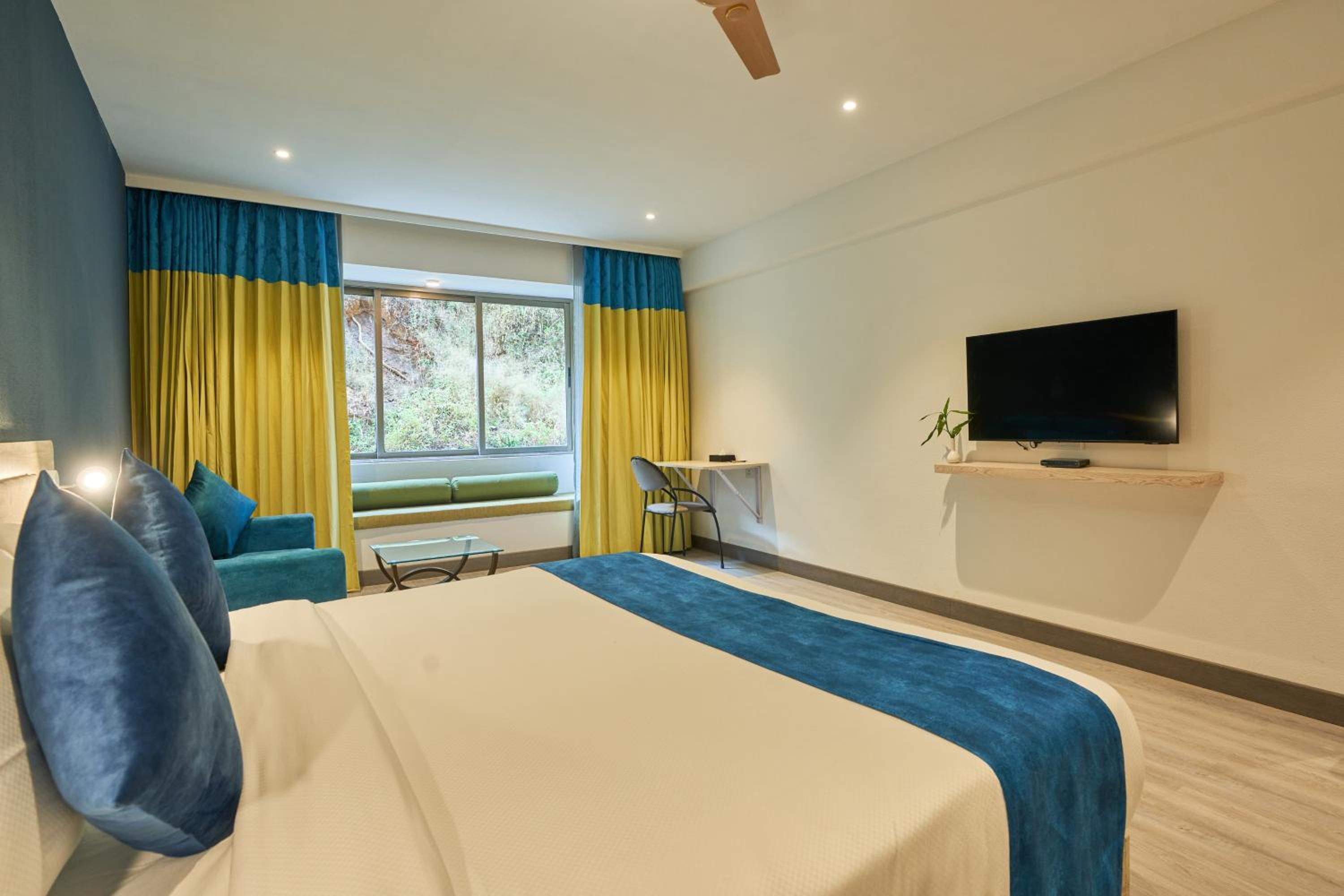 Deluxe Room - Photo 8