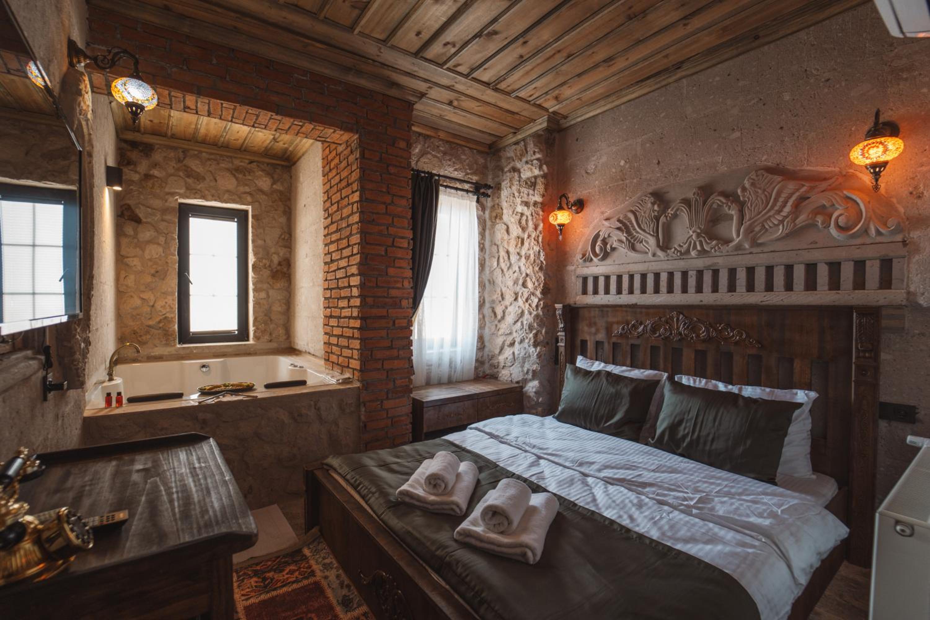 Deluxe Room - Photo 14