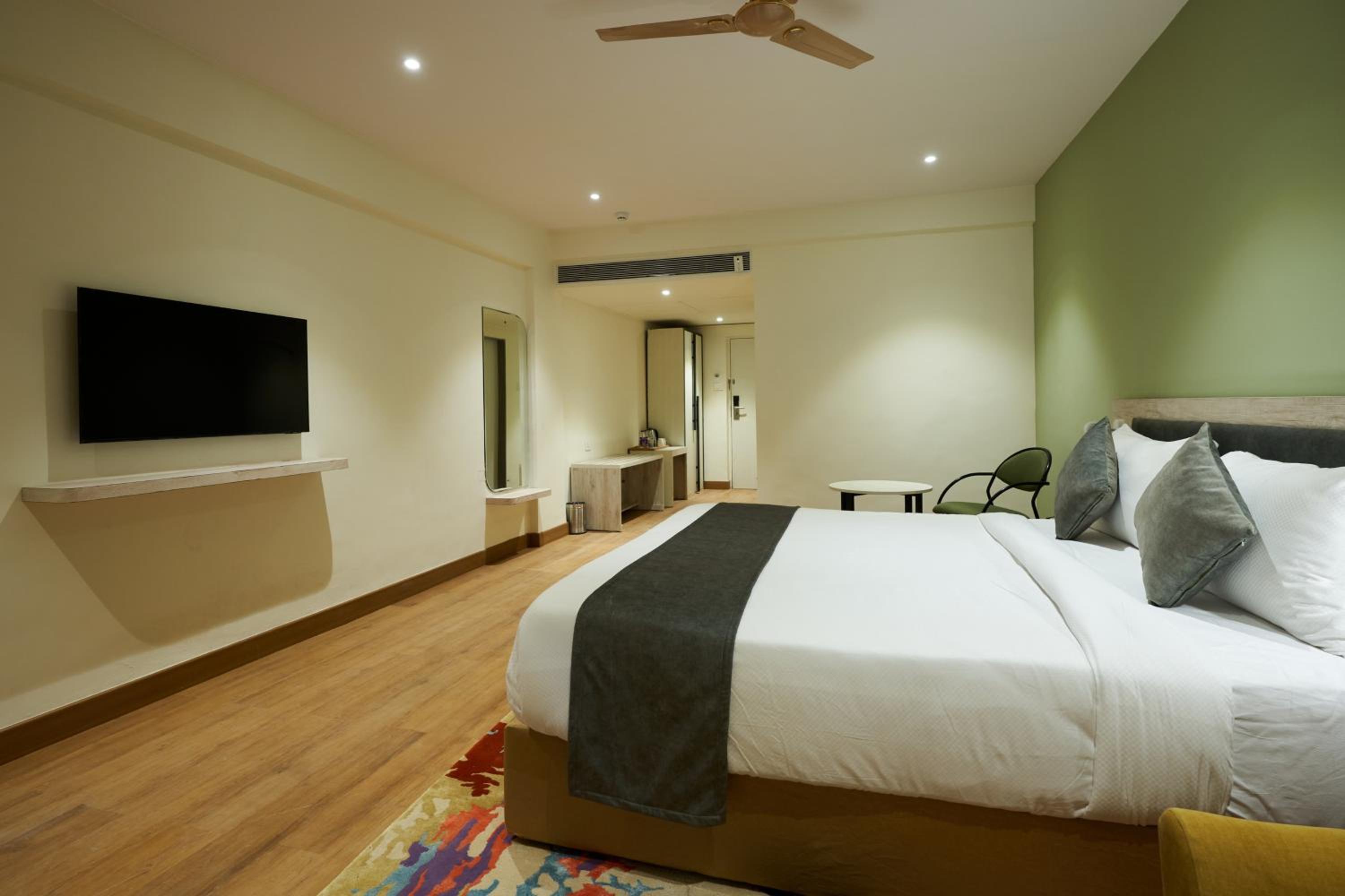 Superior Valley View Room - Photo 4