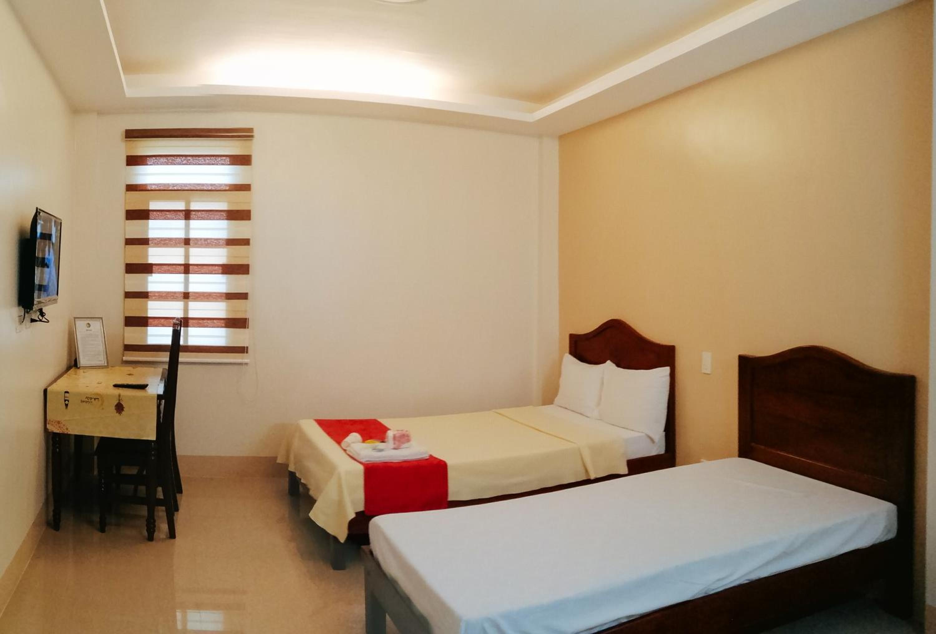 Standard Double Room With Shared Bathroom