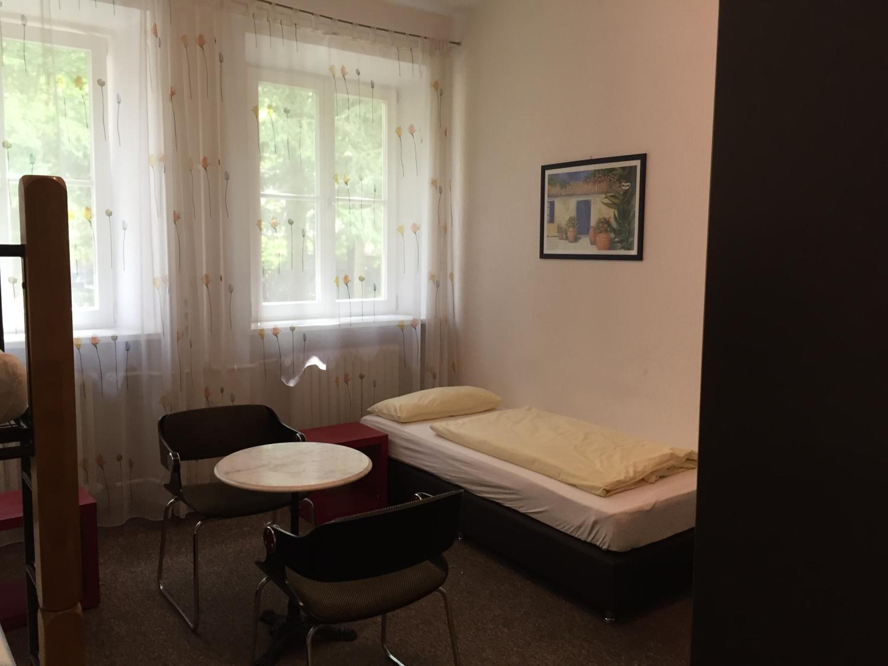 Quintuple Room