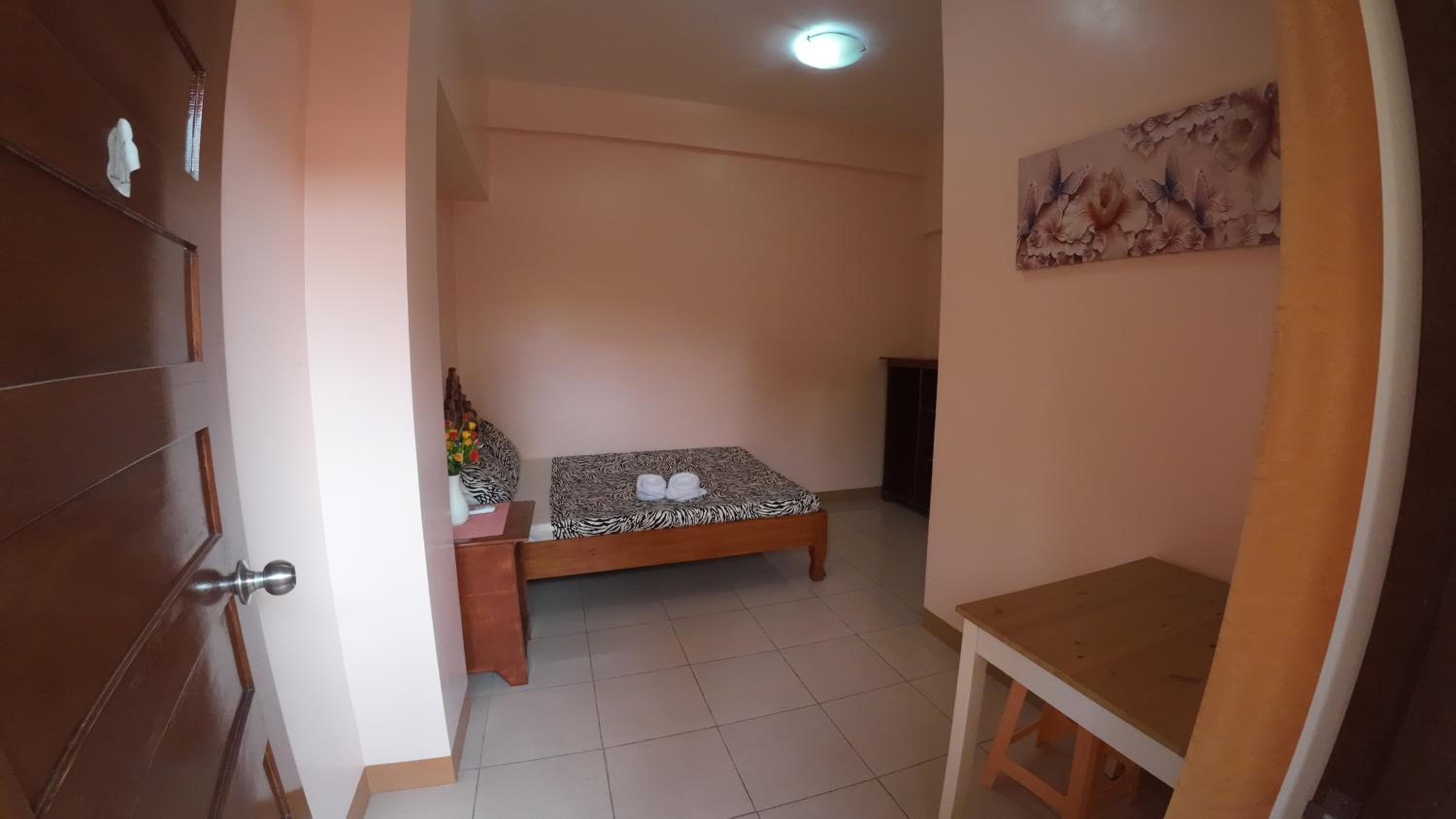 Queen Room - Photo 7