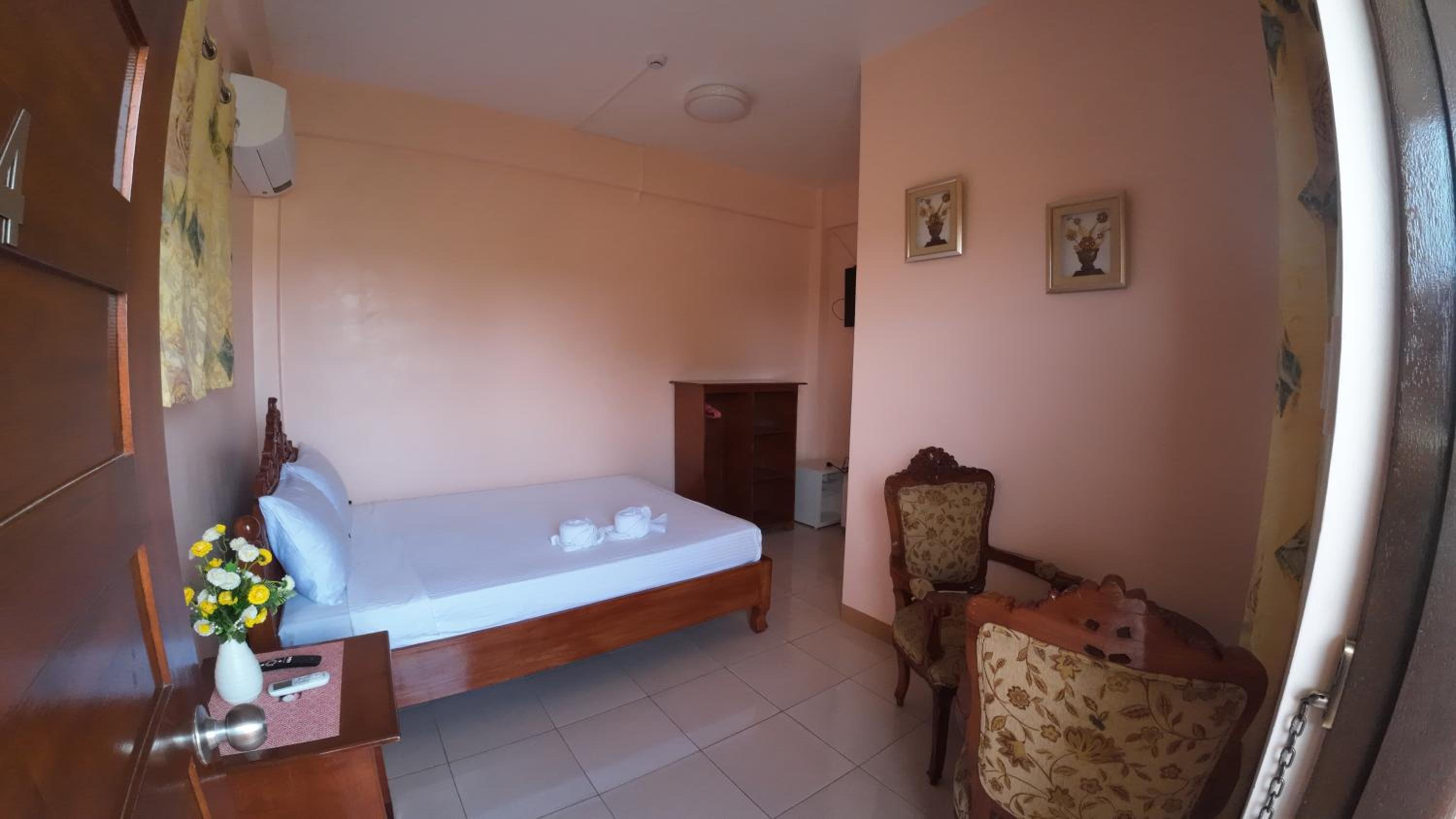 Deluxe Queen Room - Photo 3