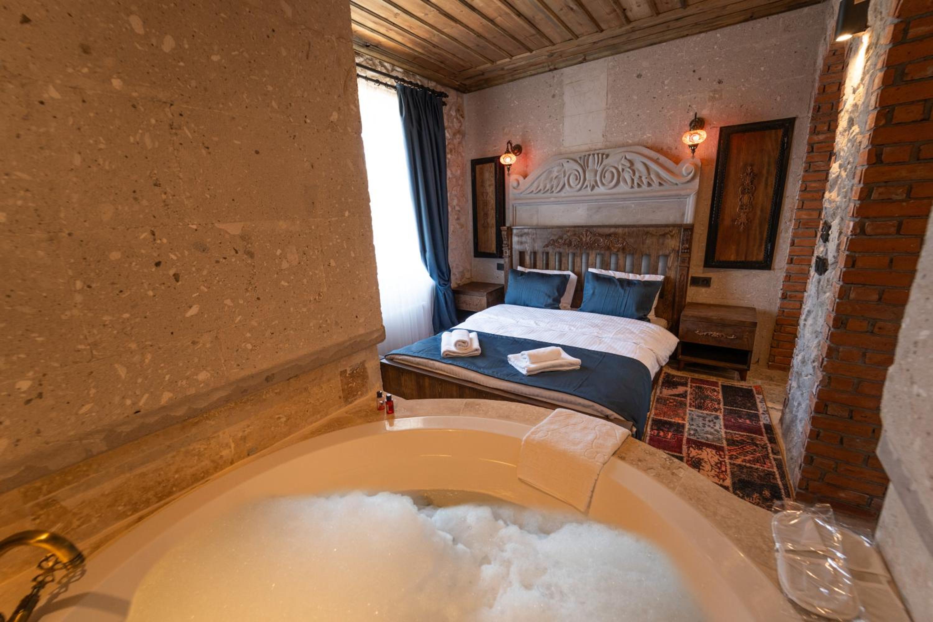 Junior Suite - Photo 11