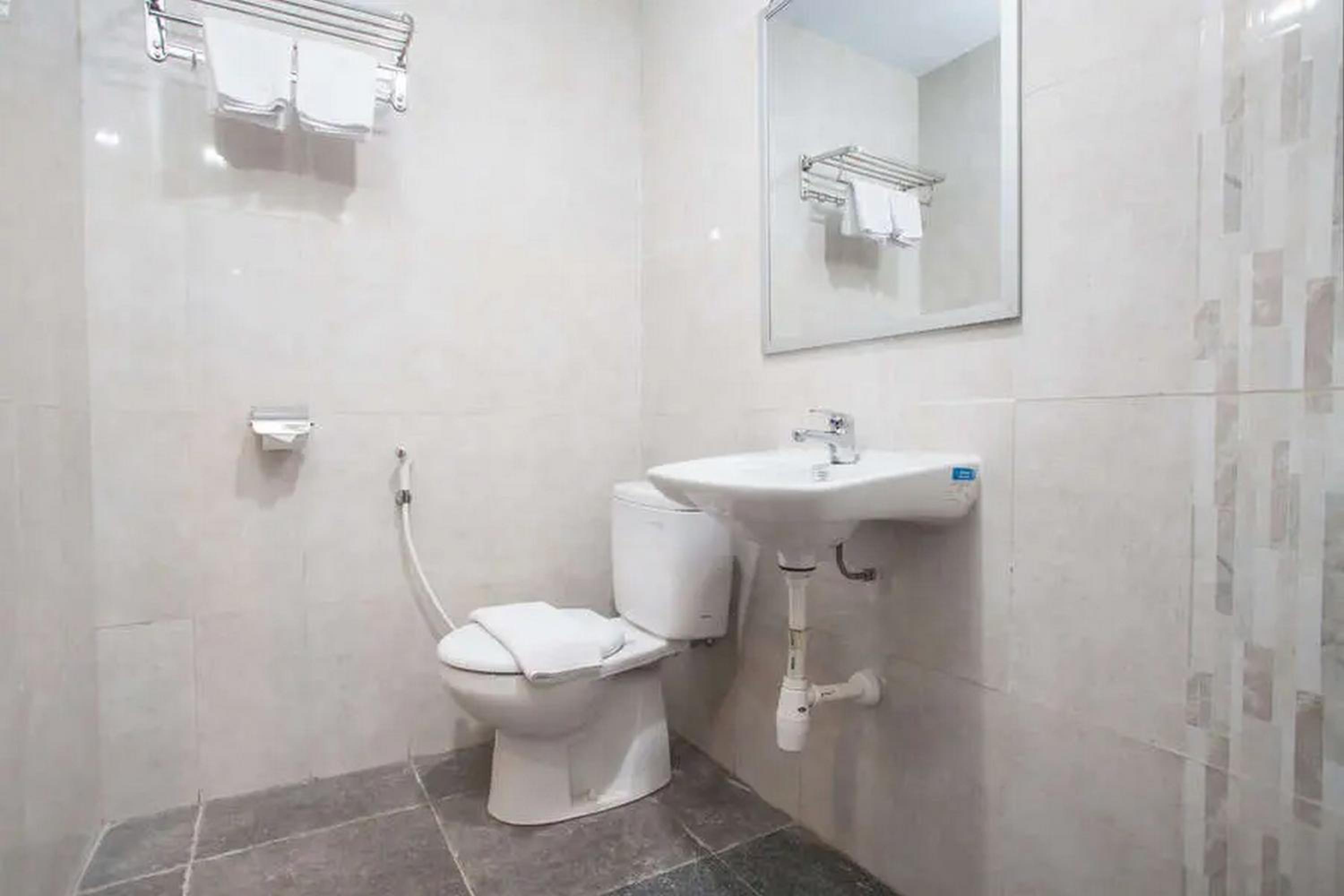 Queen Suite - Photo 3