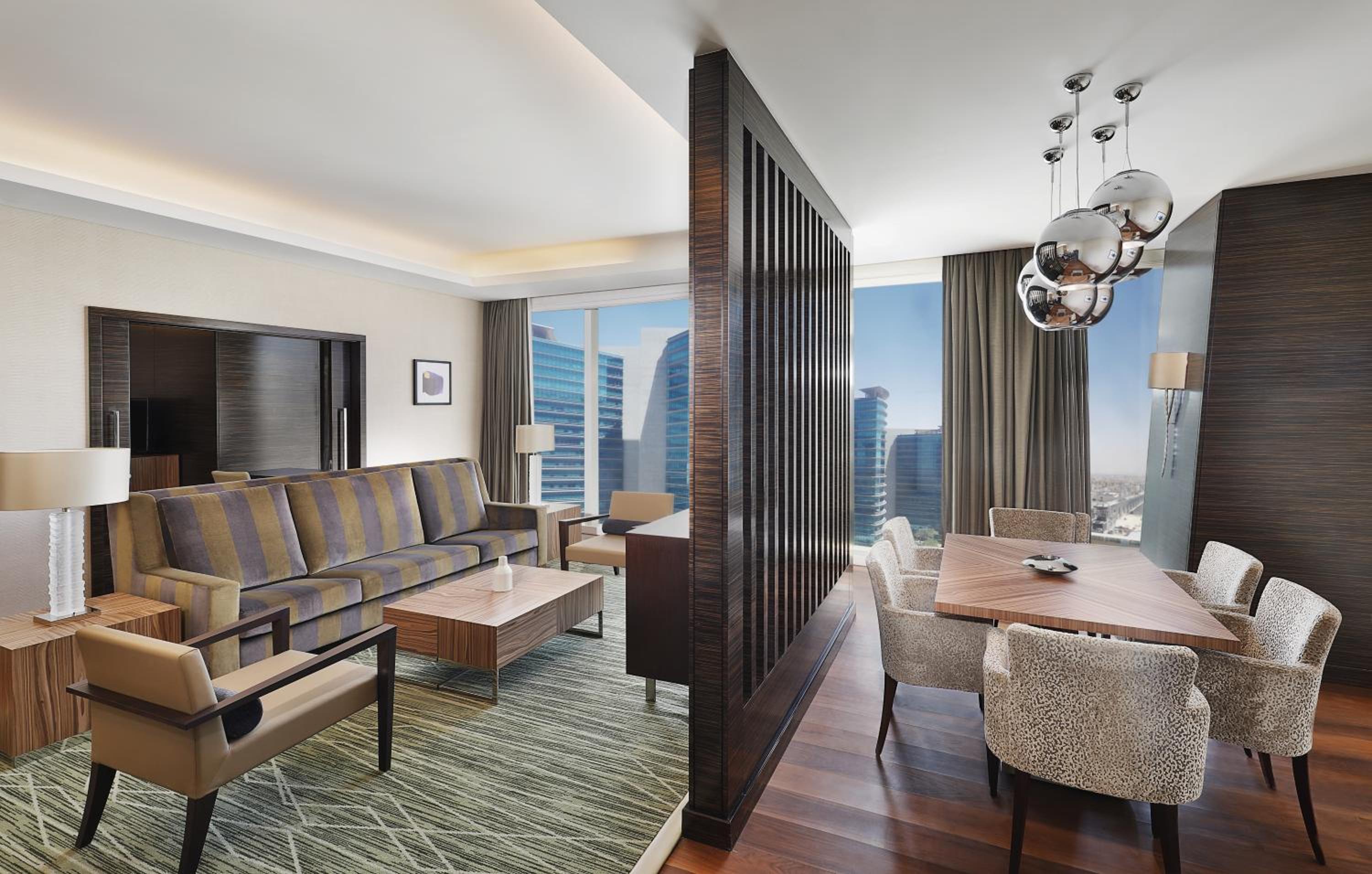 Deluxe One-Bedroom King Suite